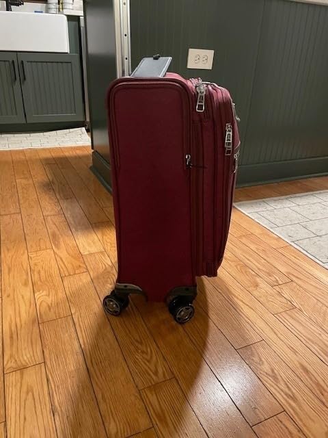 Travelpro Platinum Elite Softside Expandable Luggage, 8 Wheel Spinner Suitcase, TSA Lock, Men and Women, Pilot Green, 2-Piece Set (21/25) customer photo 2