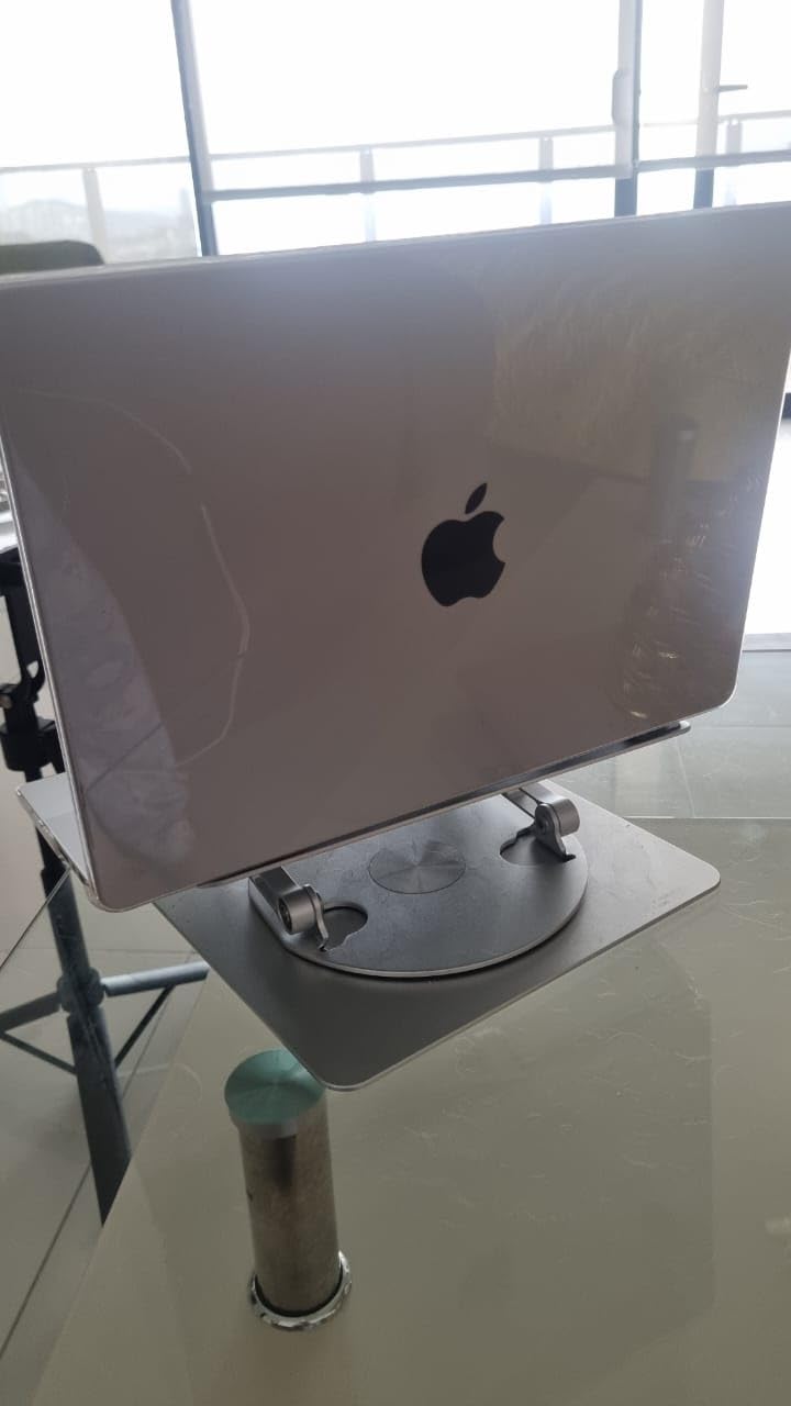 Apple 2026 MacBook Pro Laptop with Apple M5 Pro chip with 15-core CPU and 16-core GPU: Built for AI, 14.2-inch Liquid Retina XDR Display, 24GB Unified Memory, 1TB SSD, Wi-Fi 7; Space Black customer photo 2