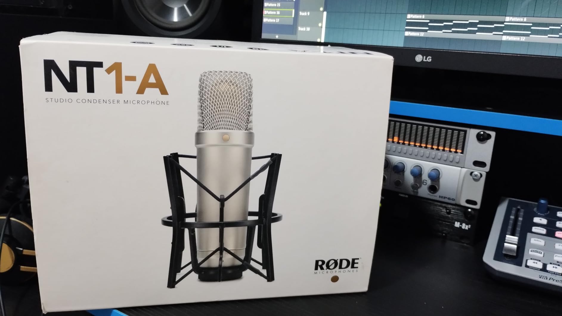 Rode NT1-A Large-Diaphragm Condenser Microphone customer photo 2