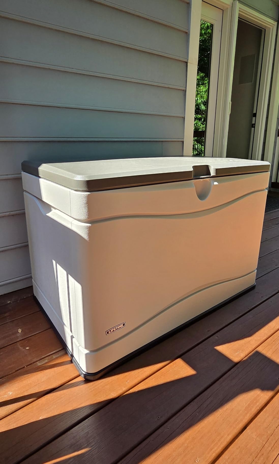 LIFETIME 60012 Extra Large Deck Box, 130 Gallon, Desert Sand/Brown customer photo 2