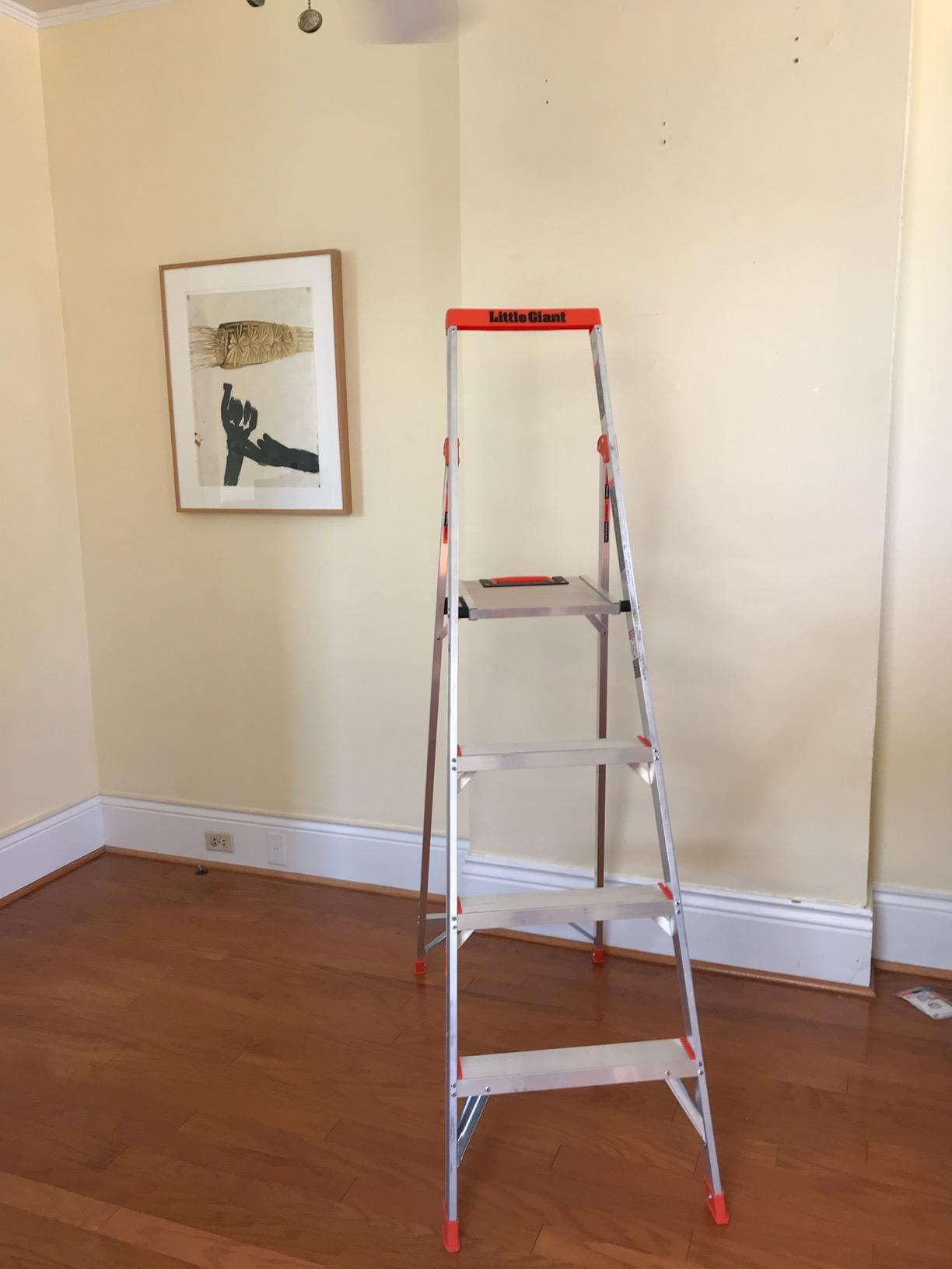 Little Giant Flip-N-Lite 6-ft Aluminum Stepladder, 15270-001 | Ultra Lightweight Ladder, Easy Release Handle, Wide Anti-Slip Steps, Home or Jobsite Use, Type IA 300 lbs. Weight Rated customer photo 2