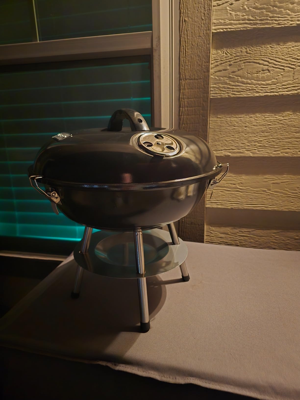 Cuisinart Charcoal Grill, Portable Tabletop Design, Locking Lid, 14