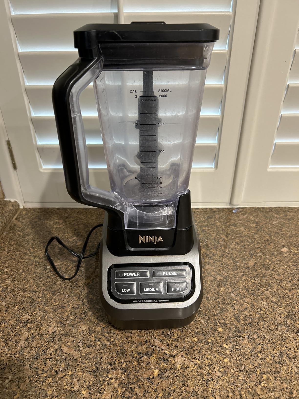 Ninja Professional Blender | 1000W Power, Total Crushing Technology, XL 72-oz. Pitcher | BL610 customer photo 1