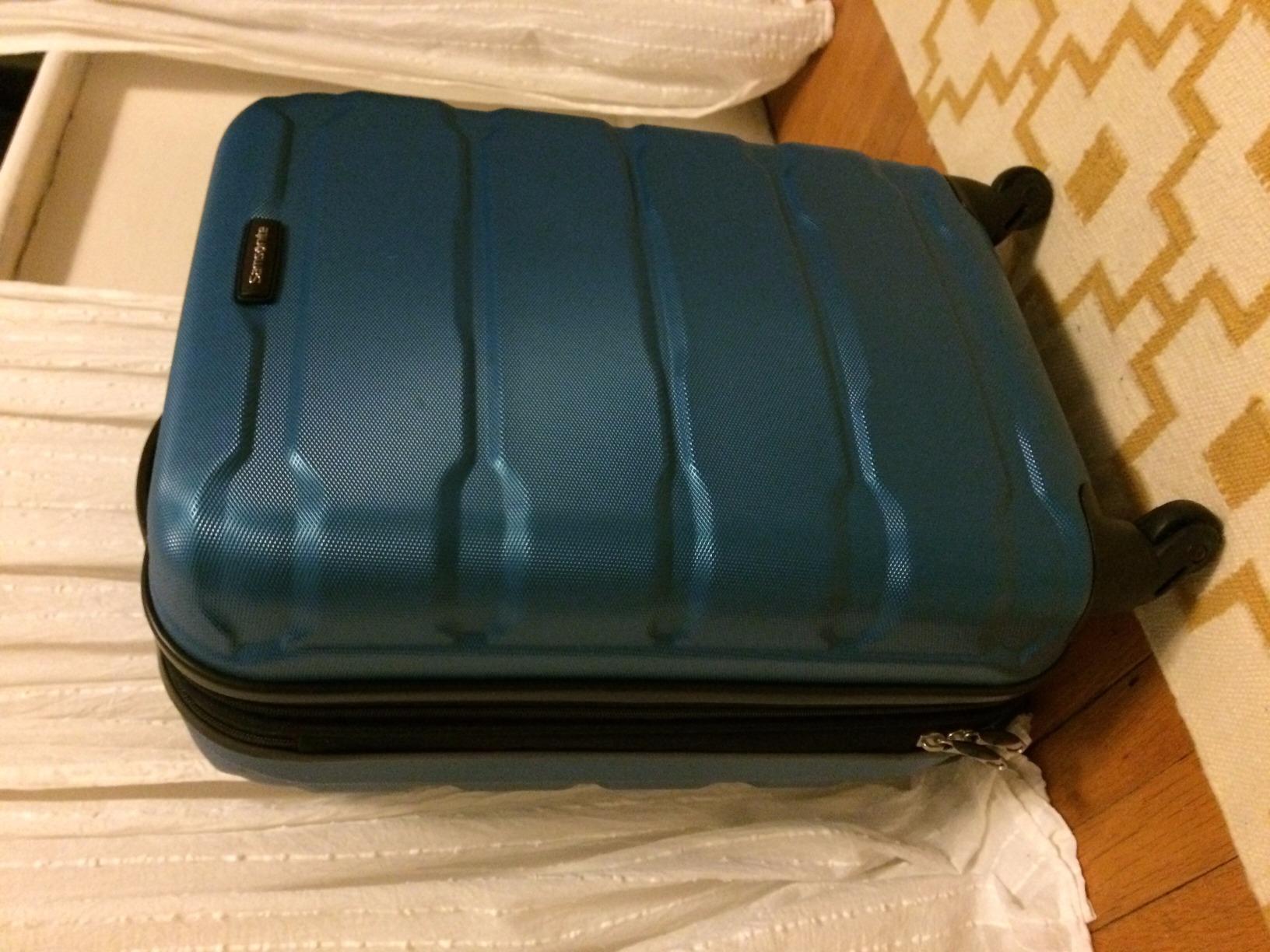 Samsonite Omni PC Hardside Expandable Luggage with Spinner Wheels, Caribbean Blue, 3-Piece Set (20/24/28) customer photo 2