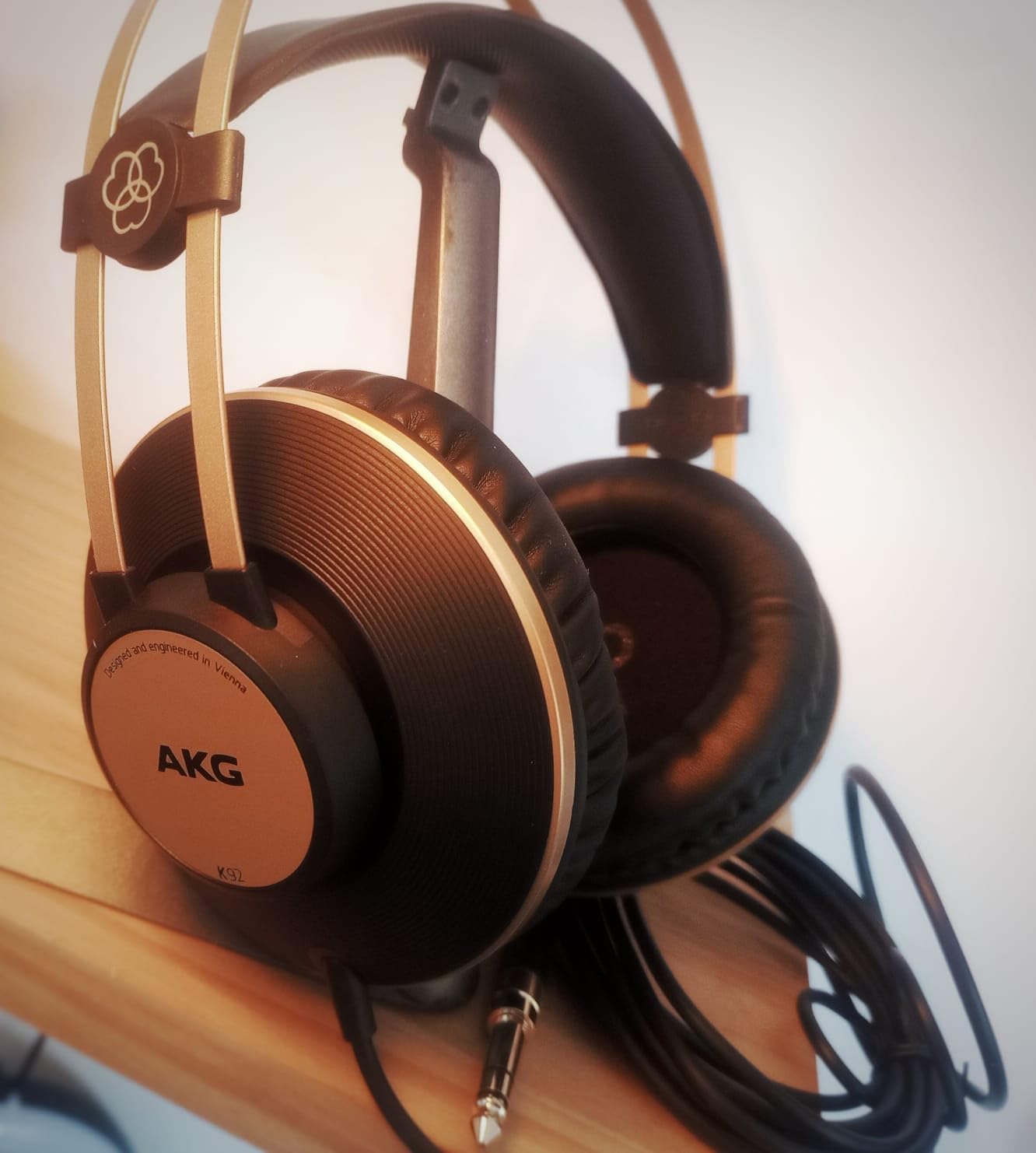 AKG Pro Audio K92 Over-Ear, Closed-Back, Critical Listening and Studio Headphones customer photo 1