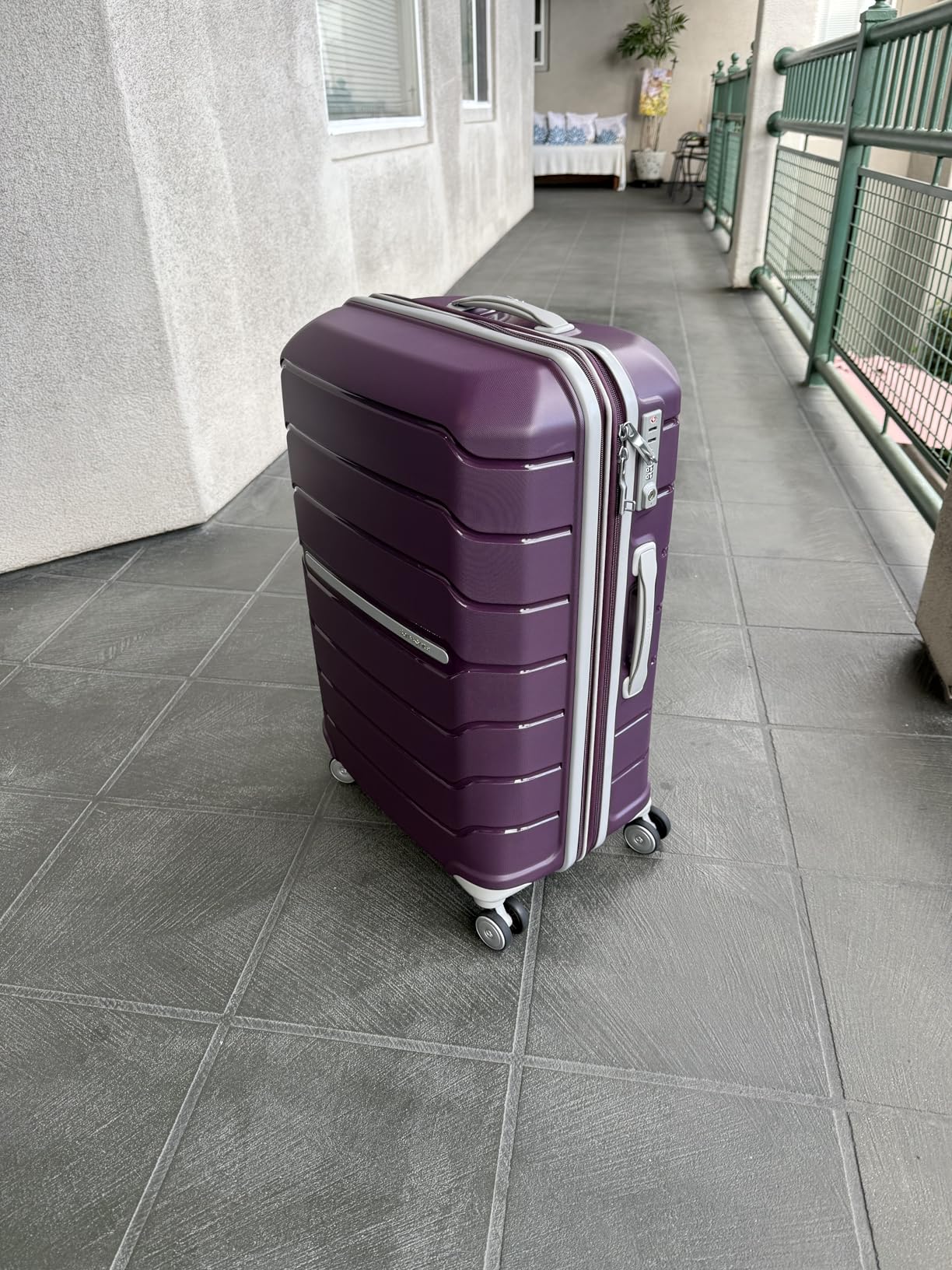 Samsonite Freeform 28-Inch Large Luggage with Dual 360 Spinner Wheels - Checked Suitcase - TSA Lock, Airline-Approved - Lightweight Durable Polypropylene Expandable Hardshell - Navy customer photo 1