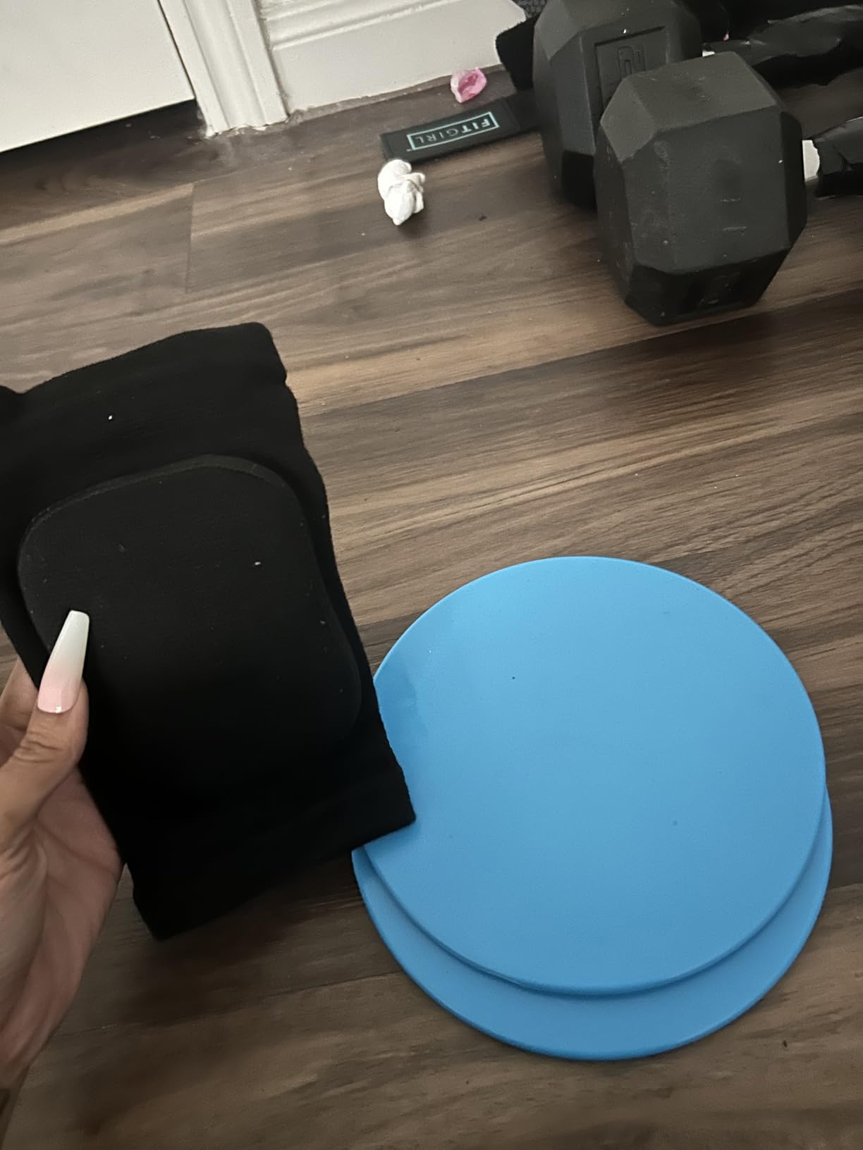A AZURELIFE Exercise Core Sliders, Dual Sided Exercise Gliding Discs Use on Carpet or Hardwood Floors, Light and Portable, Perfect for Abdominal&Core Workouts customer photo 1