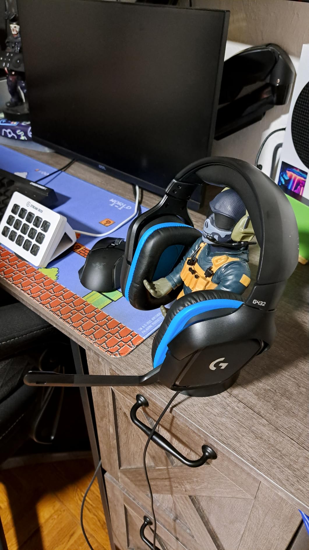 Logitech G432 Wired Gaming Headset - Black customer photo 1