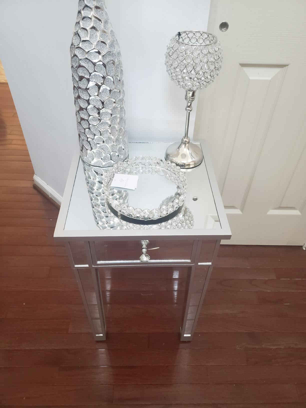 Bonnlo Mirrored Nightstand End Table Small Modern Bedside Table with Drawer for Bedroom Living Room, Silver customer photo 1