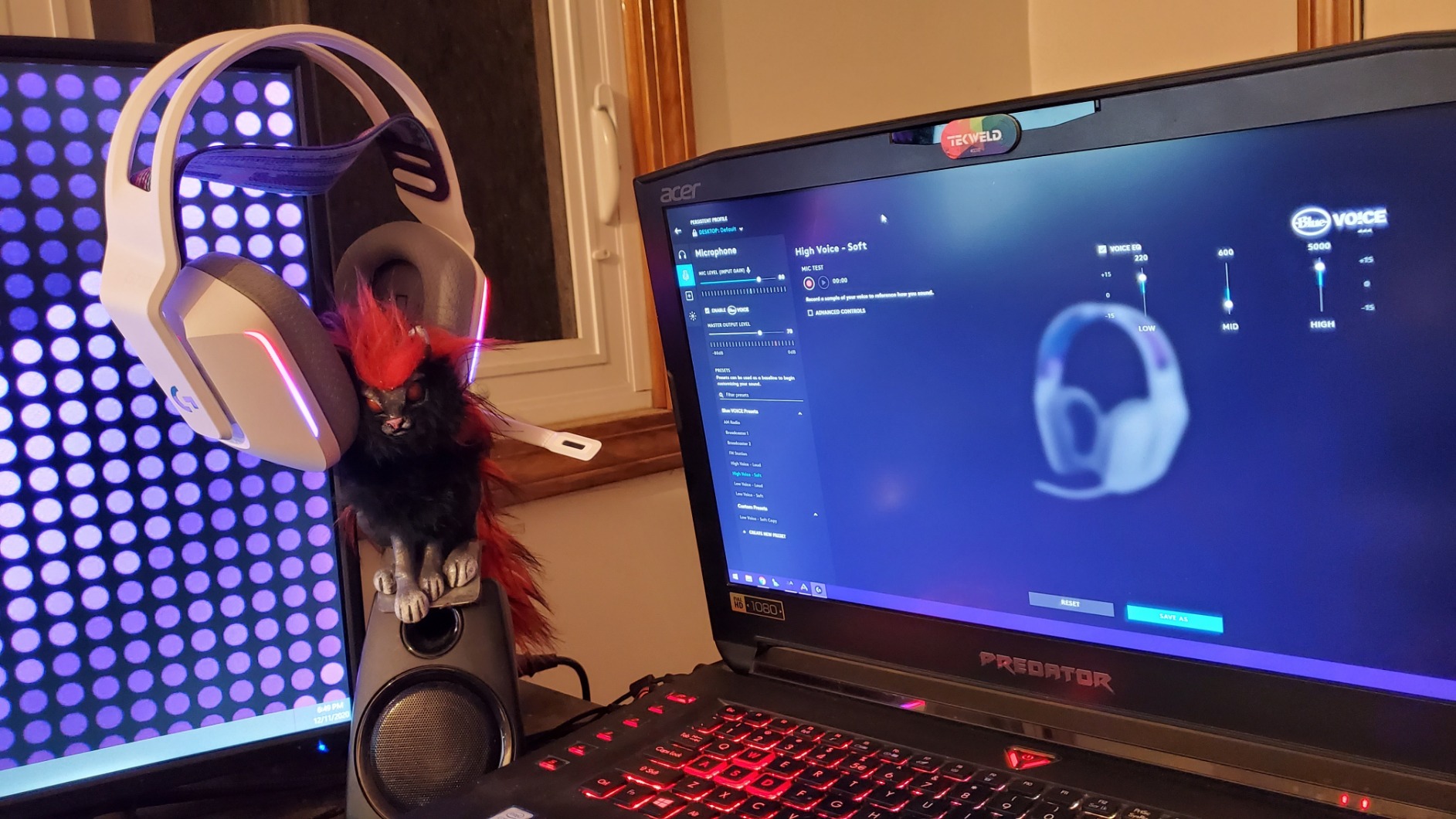 Logitech G733 Lightspeed Wireless Gaming Headset - Black customer photo 2