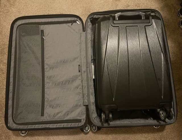 Samsonite Centric 2 Hardside Expandable Luggage with Spinner Wheels, Black, 3-Piece Set (20/24/28) customer photo 2
