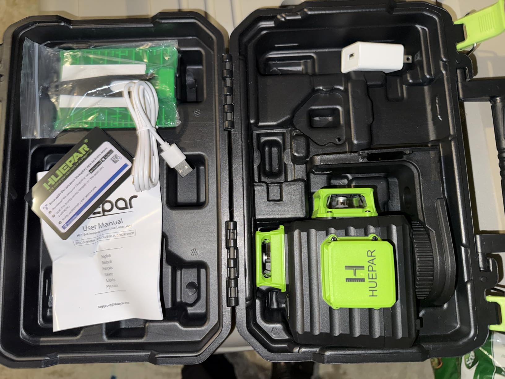 HUEPAR Laser Level 360 Self Leveling, Rechargeable 3D High Brightness Green Laser 3x360 Degree Best Laser Leveler Tool for Construction and Picture Hanging, Strong Magnetic Bracket & Hard Suitcase -B03CG customer photo 1