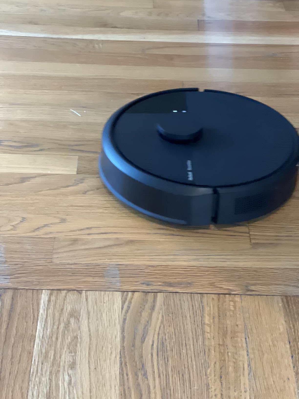 Roomba 692 Robot Vacuum - Wi-Fi Connectivity, Personalized Cleaning Recommendations, Works with Alexa, Good for Pet Hair, Carpets, Hard Floors, Self-Charging customer photo 1