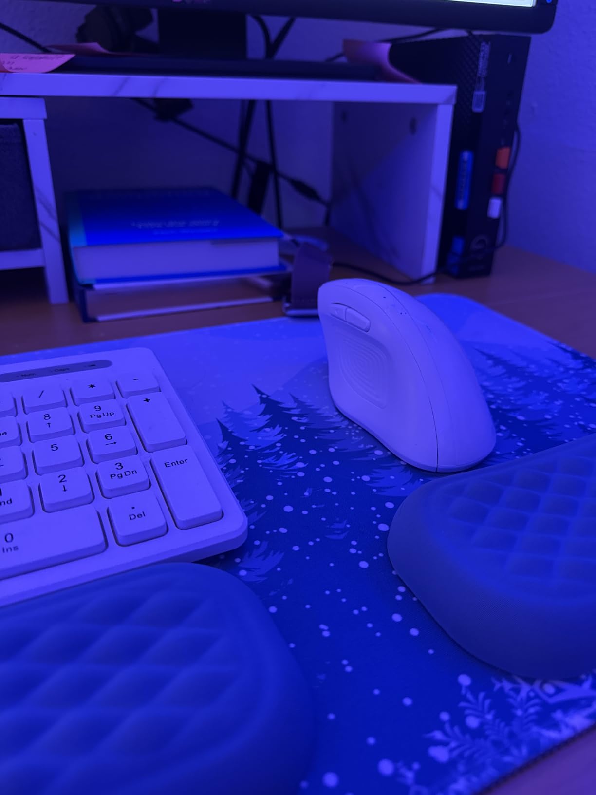 memzuoix Ergonomic Wireless Mouse, 2.4G Optical Cordless, 800/1200/1600 DPI, Vertical Computer Mouse for Laptop, Mac, PC, Desktop (Right Hand, Large) - Purple customer photo 2