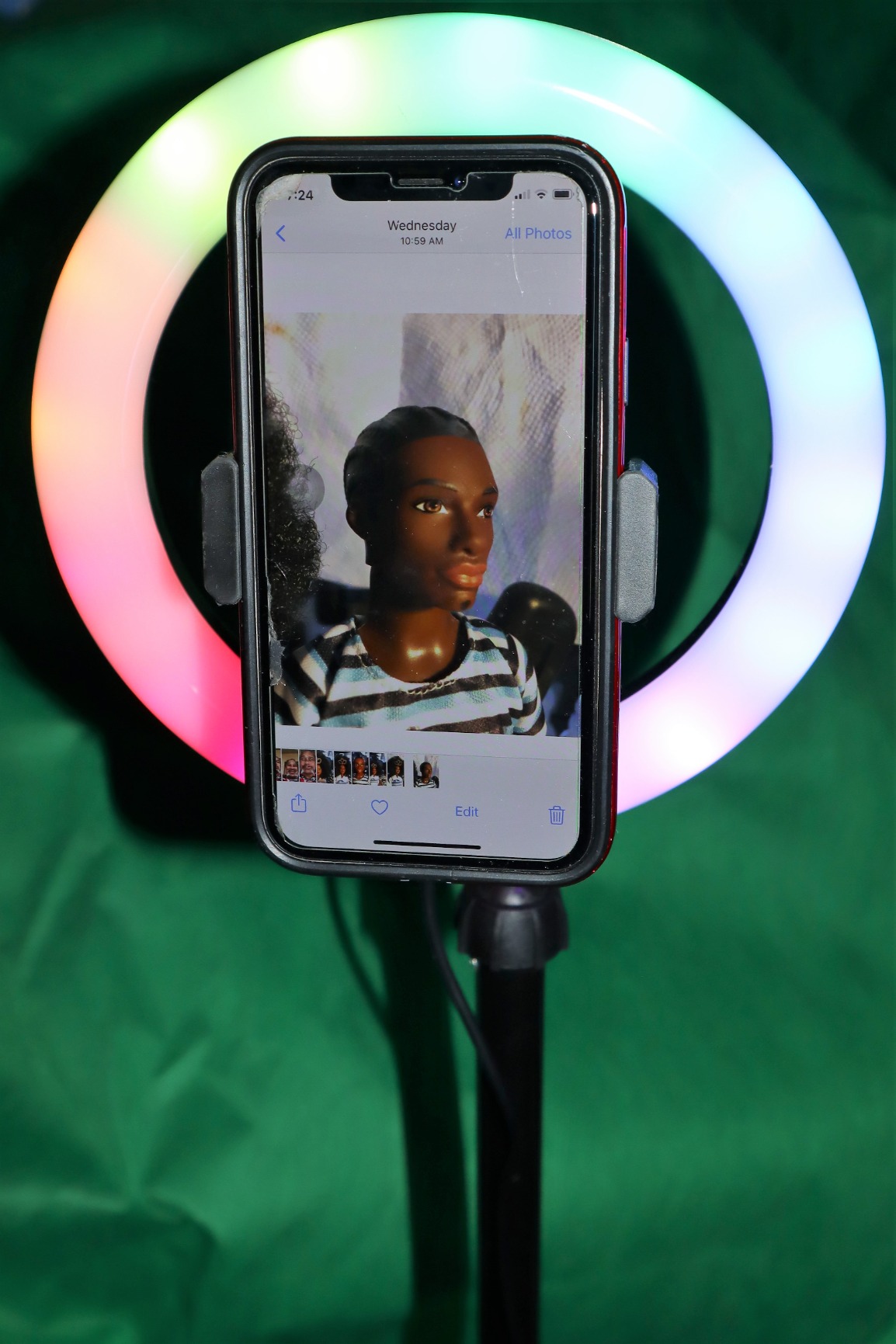 So DIY TikTok Instagram YouTube Ring Light with Green Screen and Phone Mount Tripod. Studio Creator Influencer Video Creator Kit customer photo 2