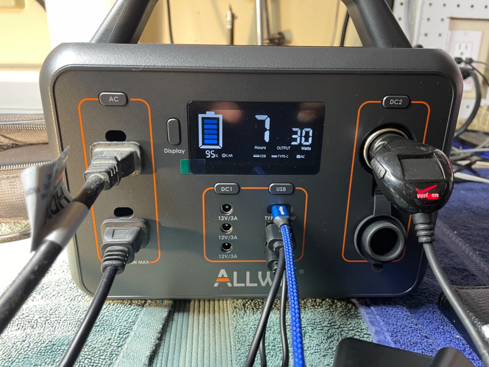 ALLWEI Portable Power Station 300W, 256Wh Solar Generator with 110V Pure Sine Wave AC Outlet, 6 Output Ports, Backup LiFePO4 Battery Generator for Camping Outdoor Emergency Home (Solar Panel Optional) customer photo 2