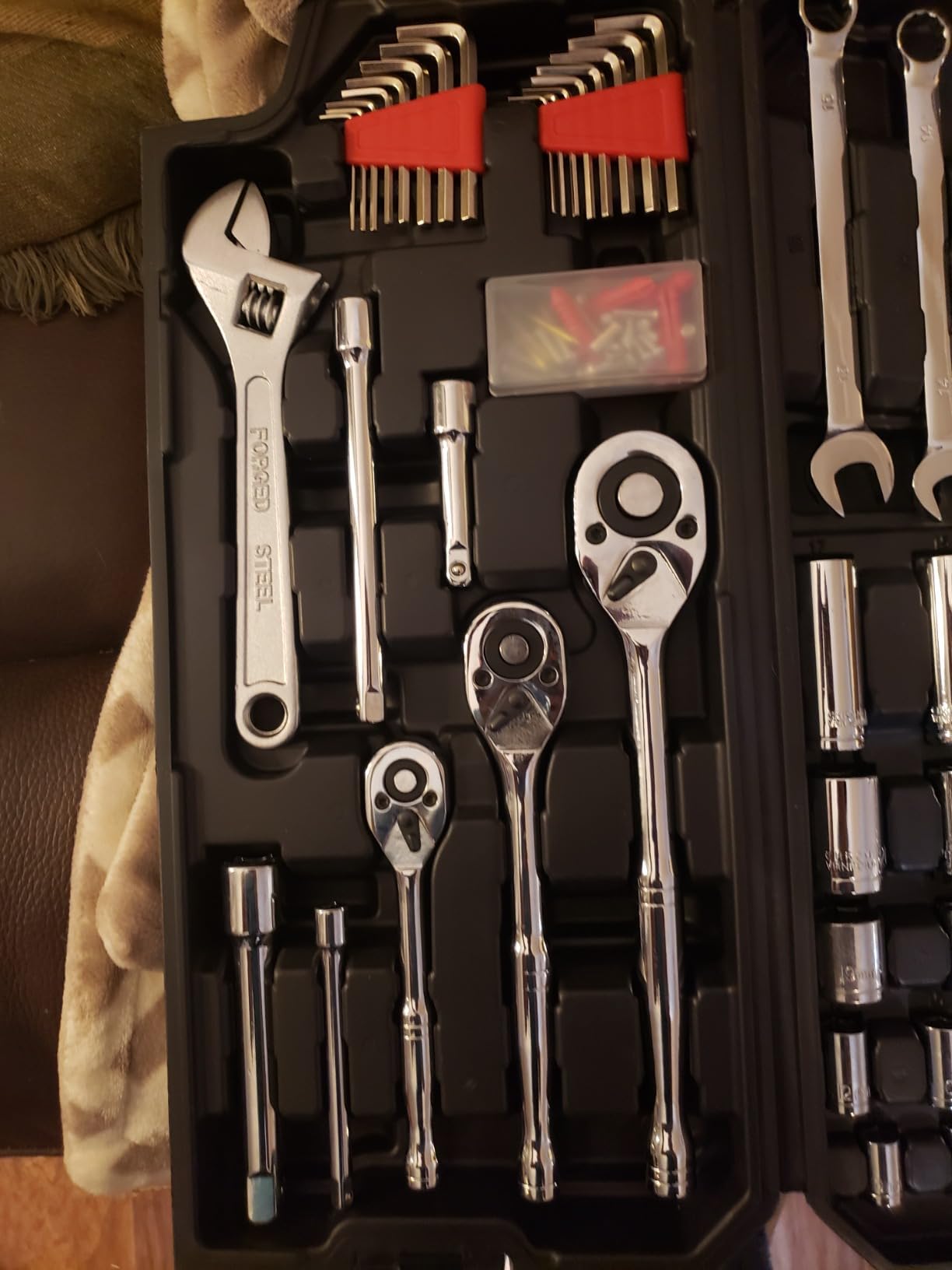 Eastvolt 248 Pieces Mechanics Tool Set, General Purpose Mixed Sockets and Wrenches, Hand Tool Set Auto Repair Tool Kit with Storage Case (EVHT24801) customer photo 2