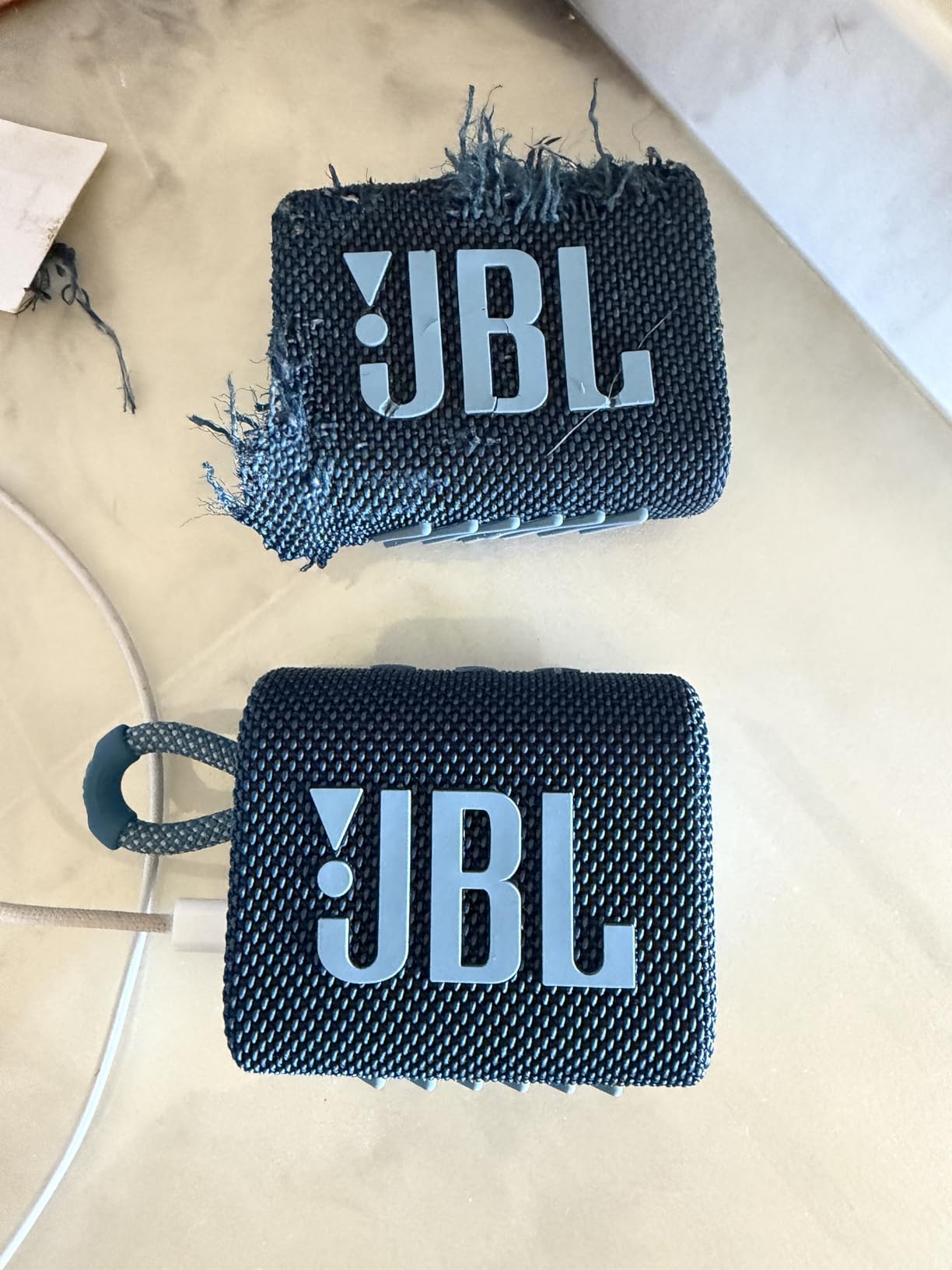 JBL Go 3 - Portable Mini Bluetooth Speaker, big audio and punchy bass, IP67 waterproof and dustproof, 5 hours of playtime, speaker for home, outdoor and travel (Red) customer photo 2