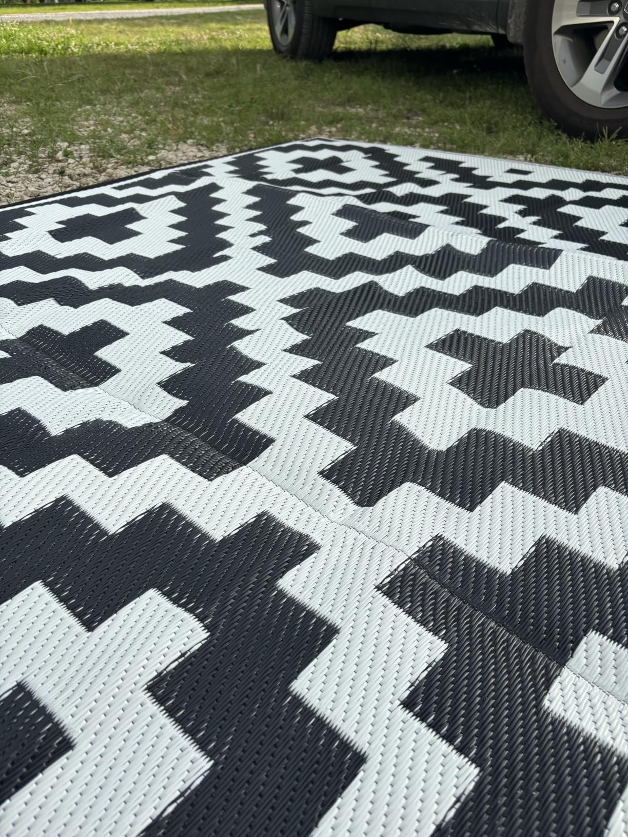 SAND MINE Waterproof Outdoor Rug 5x8 ft, Plastic Reversible Rug, Modern Area Rug, Large Floor Mat for Outdoors, RV, Patio, Backyard, Deck, Picnic, Beach, Camping, Black & Beige customer photo 1