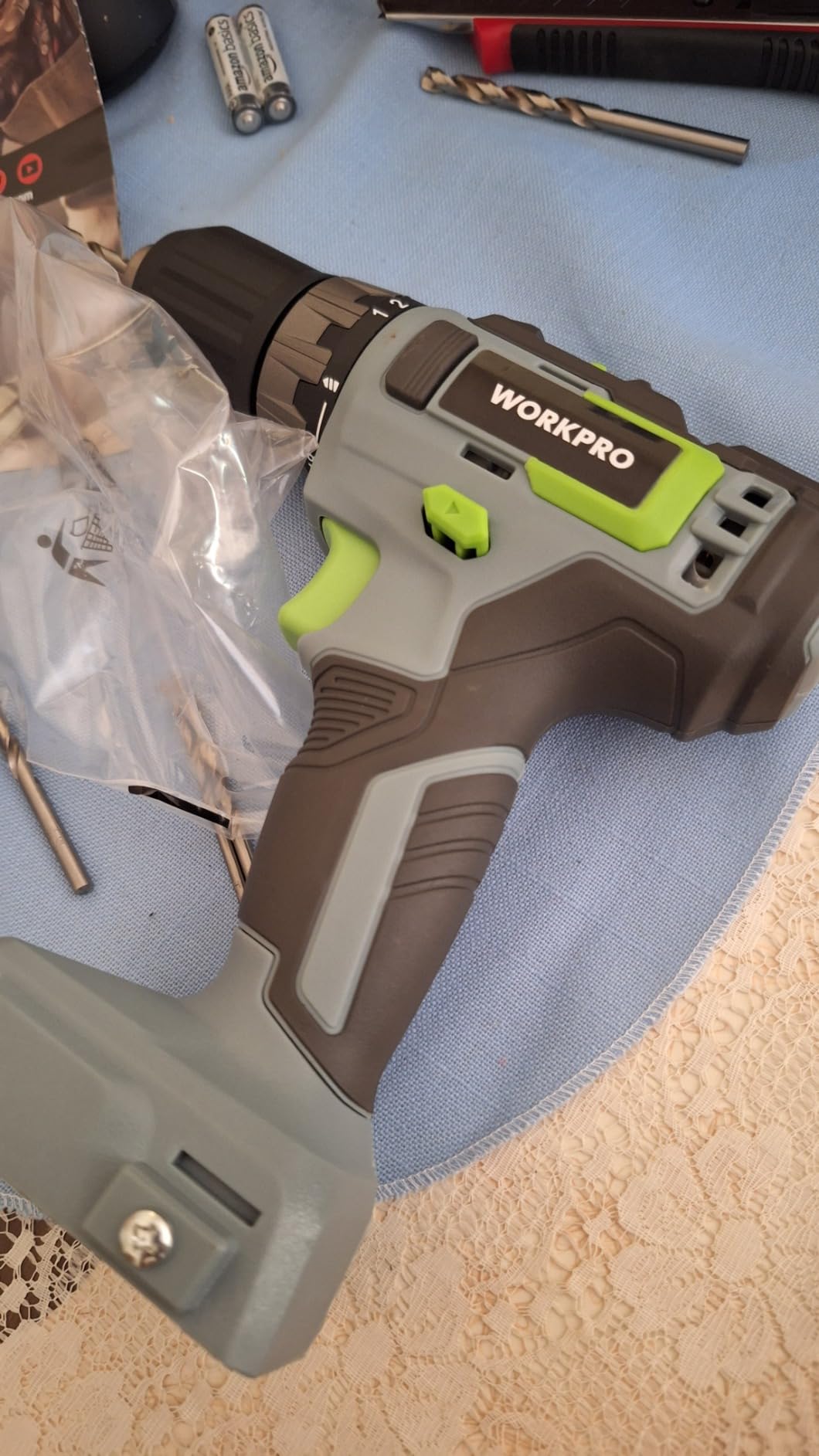 WORKPRO 20V Cordless Drill Driver Kit, 3/8'' Keyless Chuck, 2.0 Ah Li-ion Battery, 1 Hour Fast Charger and 11-inch Green Storage Bag Included customer photo 2