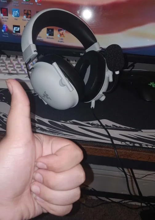 Razer BlackShark V2 X Gaming Headset: 7.1 Surround Sound - 50mm Drivers - Memory Foam Cushion - for PC, PS4, PS5, Switch - 3.5mm Audio Jack - Green customer photo 1