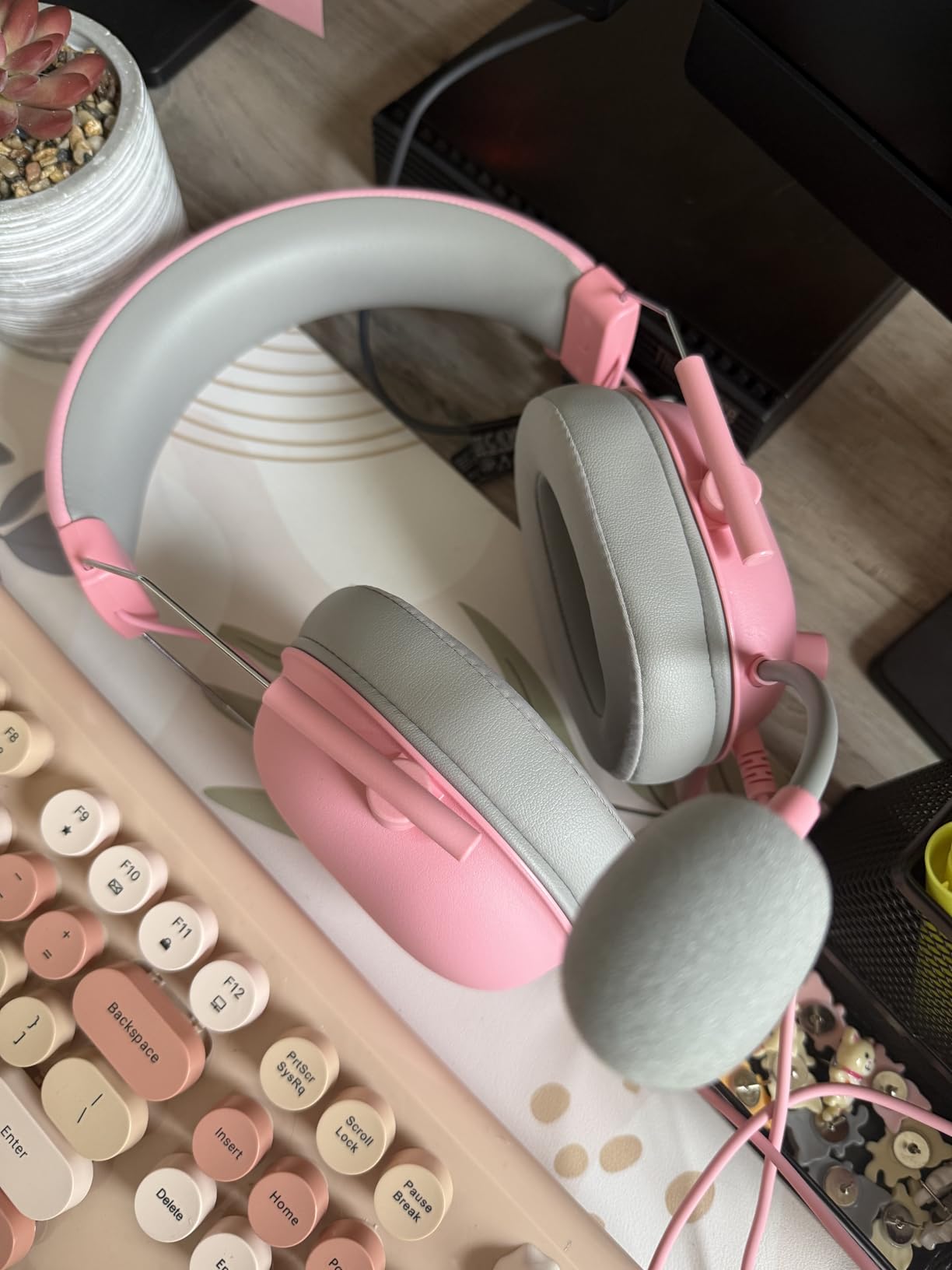 Razer BlackShark V2 X Gaming Headset: 7.1 Surround Sound - 50mm Drivers - Memory Foam Cushion - for PC, PS4, PS5, Switch - 3.5mm Audio Jack - Green customer photo 2