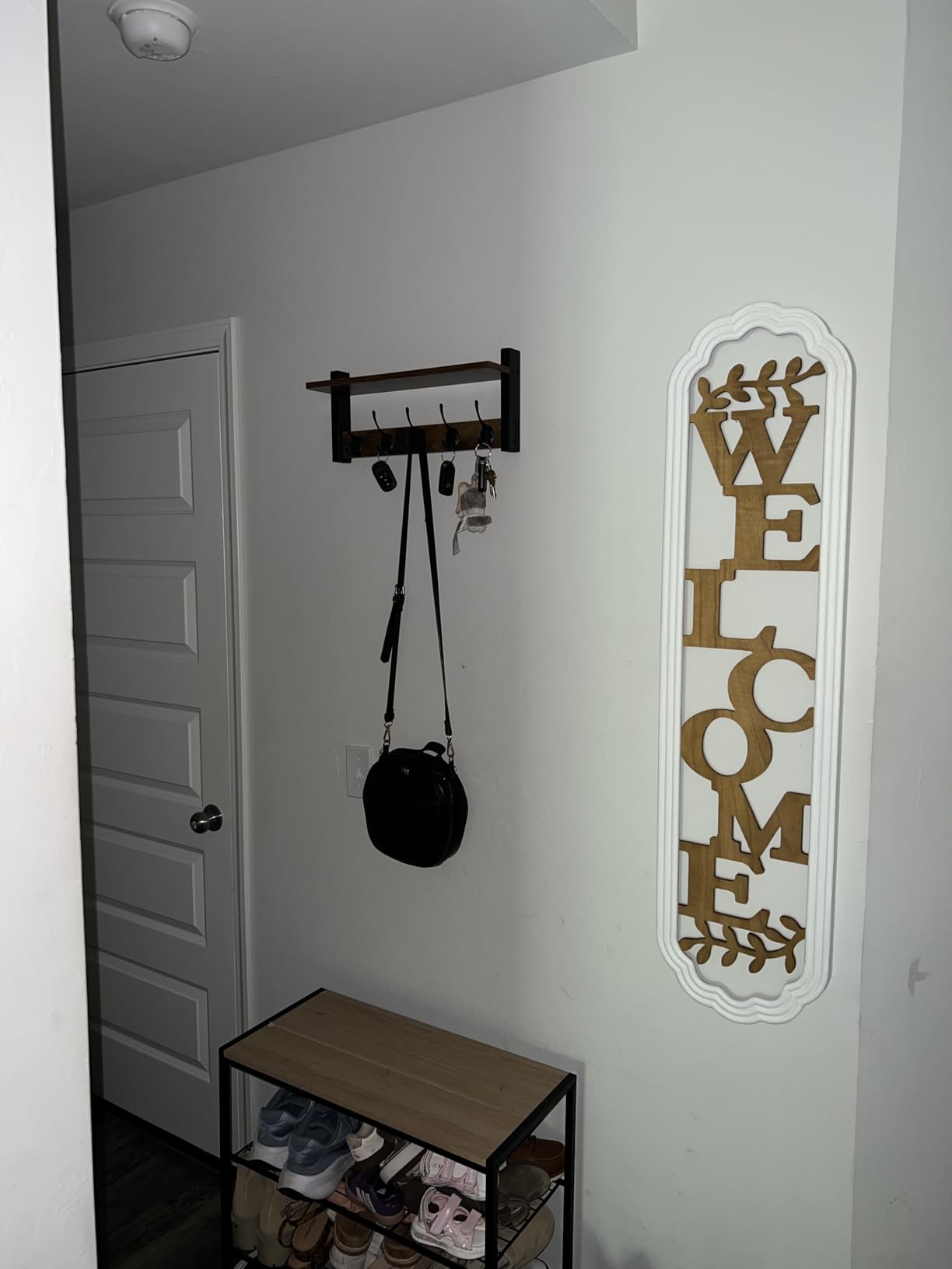 Homode Wall Hooks with Shelf, Wood Coat Rack with Shelf Wall-Mounted, Entryway Hanging Shelves with 5 Metal Hooks for Clothes Hats Towel Purse Robes, Rustic Brown Black customer photo 2