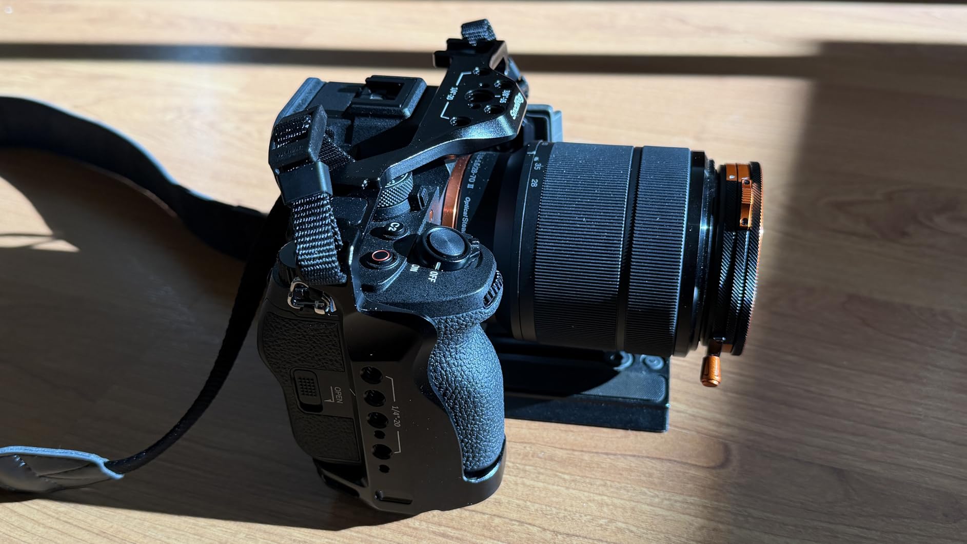 SmallRig HawkLock Quick Release Full Cage for Sony Alpha 7R V/Alpha 7 IV/Alpha 7S III/Alpha 1 / Alpha 7R IV/Alpha 7 V, Built-in Quick Release Plate for Arca, Cold Shoes (Upgraded Version) customer photo 1