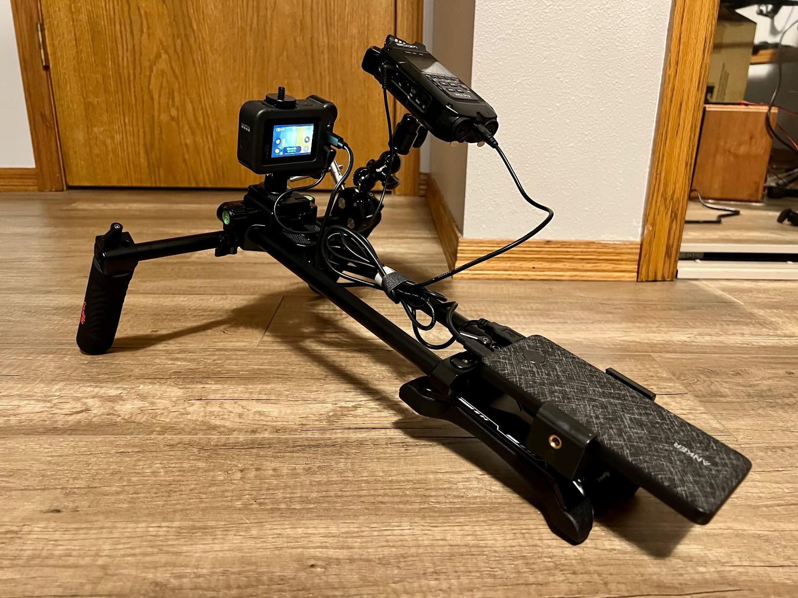 SMALLRIG Universal Basic Camera Shoulder Mount Kit for DSLR, Mirrorless, and Small Camera Shoulder Rig - 2896 customer photo 2
