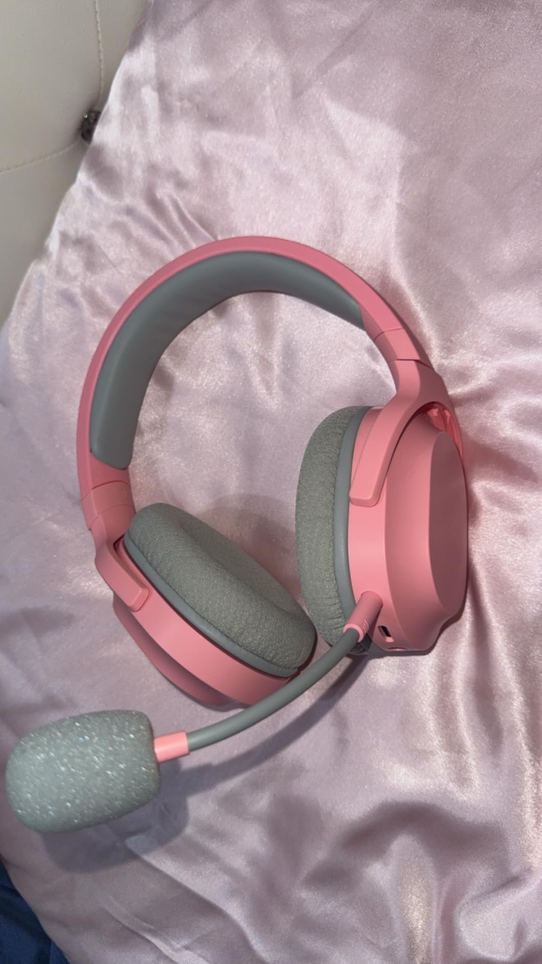 Razer Barracuda X Wireless Gaming & Mobile Headset, 2.4Ghz + BT, White customer photo 1