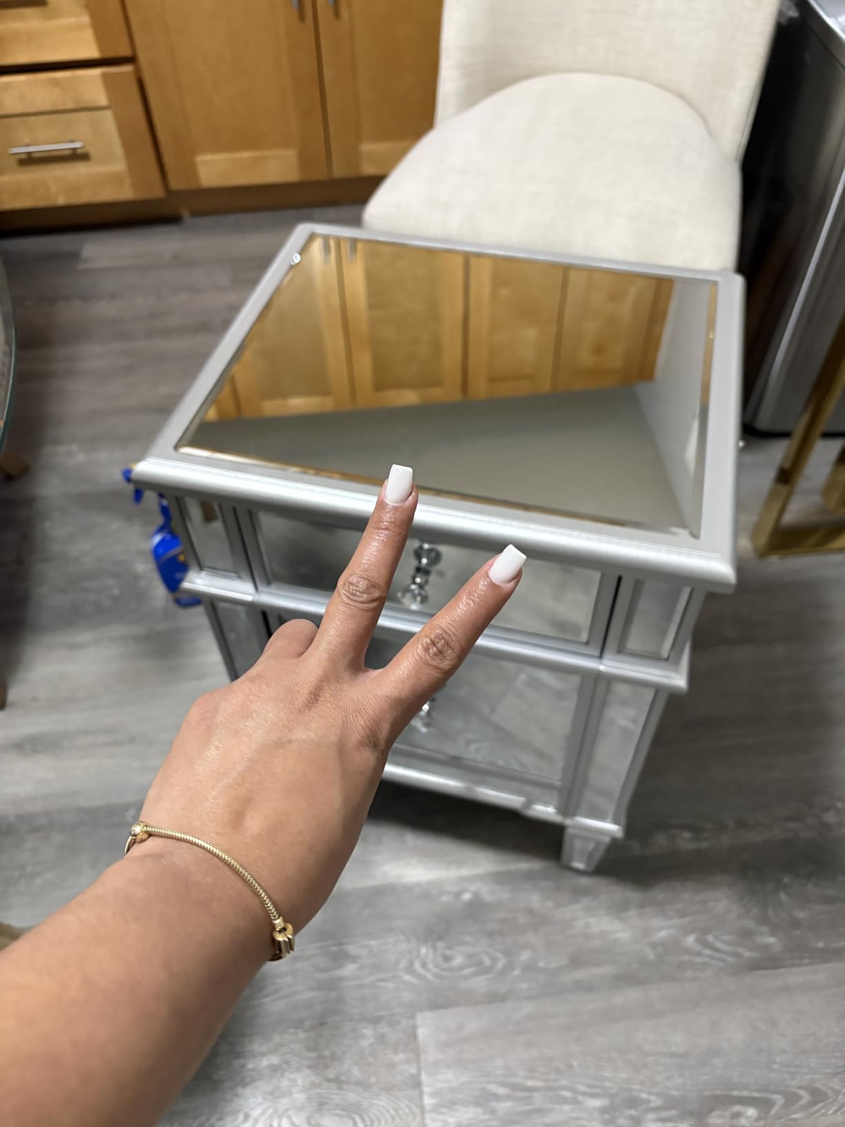 VINGLI Modern Nightstand Mirrored Bedside Table with 1 Drawer and 1 Cabinet Door for Bedroom, Silver customer photo 1
