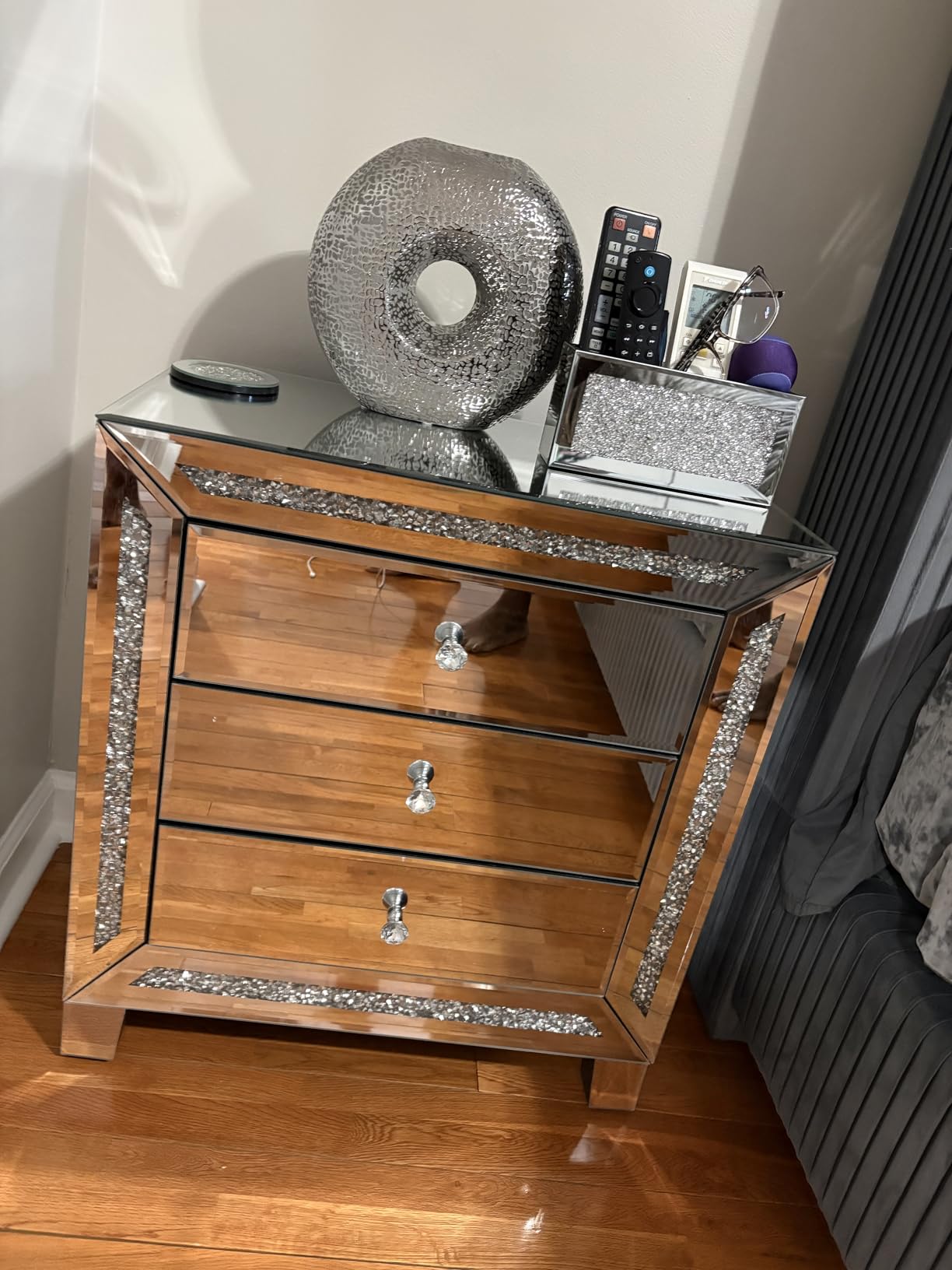 VINGLI Mirrored Nightstand Glass End Table, 23