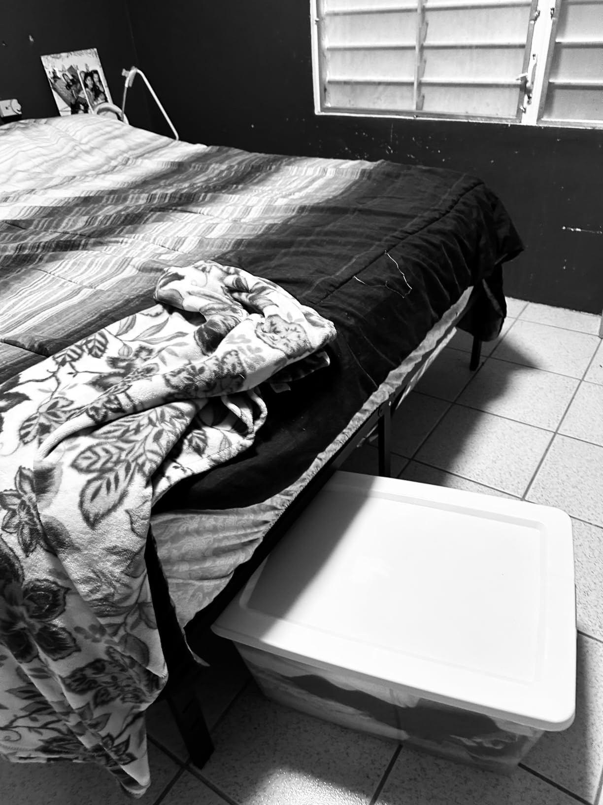 NEW JETO Metal Bed Frame,Twin Size Bed Frame with Storage Space,Heavy Duty Sturdy Mattress Foundation,Easy Assembly,No Box Spring Needed, Black,14 Inch,Twin customer photo 2