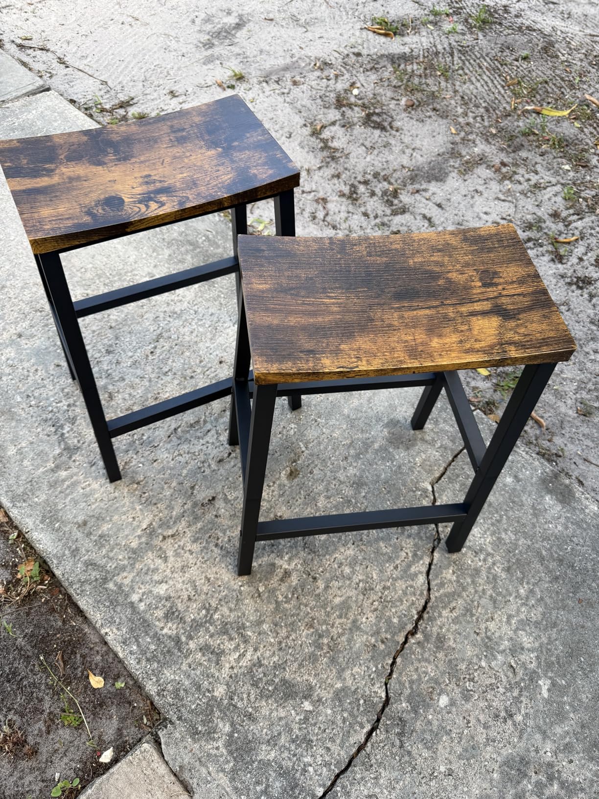 HOOBRO Bar Stools, Set of 2 Bar Chairs, 23.6 Inch Saddle Stools, Kitchen Counter Seat with Footrests, Industrial Barstools for Dining Room, Kitchen, Counter, Rustic Brown and Black BF02MD01 customer photo 2