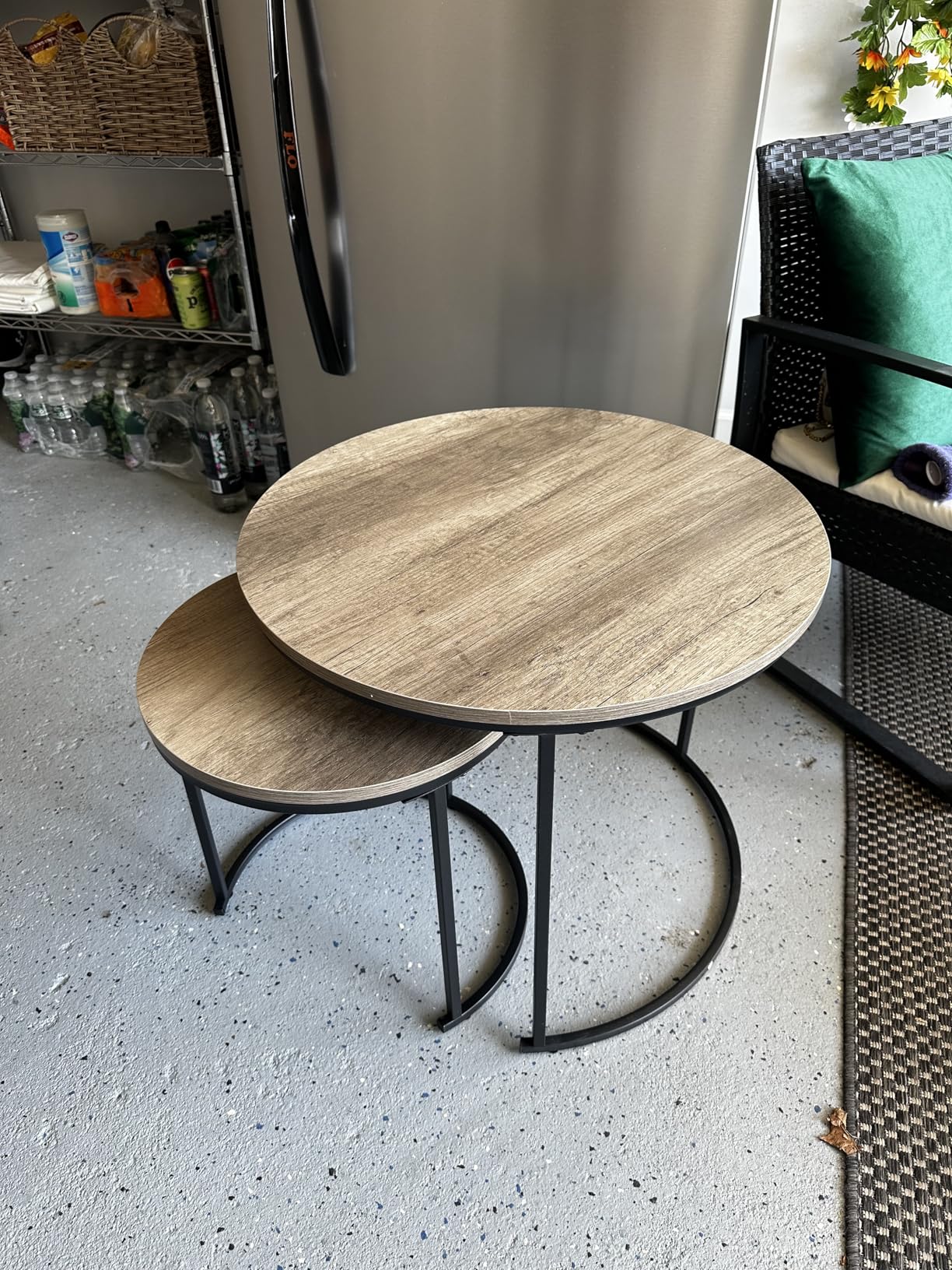 Yaheetech Nesting Coffee Table, Round Coffee Table for Living Room, Nesting Table with Wooden Tabletop and Sturdy Metal Frame, Stacking Living Room Tables Nesting End Table Set of 2, Rustic Brown customer photo 1