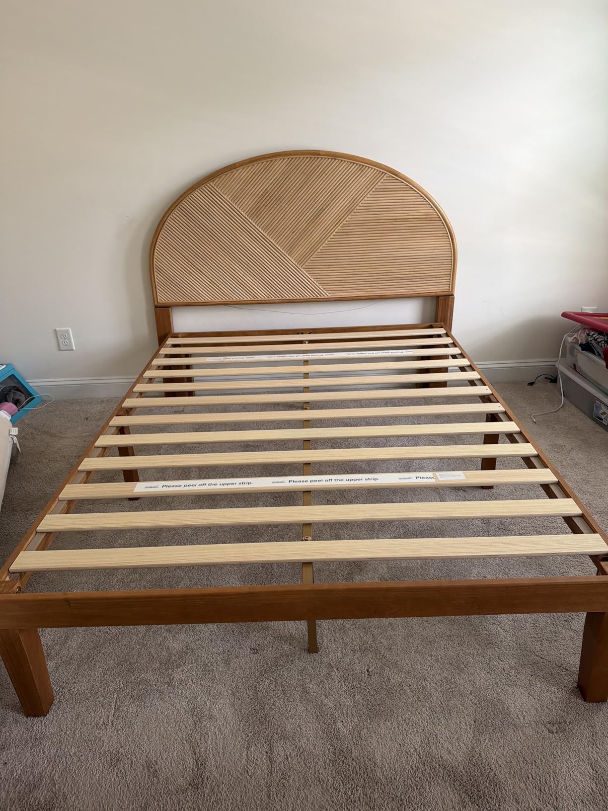 Mellow Naturalista Classic 16 Inch Solid Wood Platform Bed with Wooden Slats, Natural Pine, Queen customer photo 1