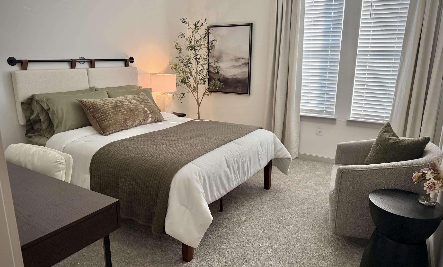 Mellow Naturalista Classic 16 Inch Solid Wood Platform Bed with Wooden Slats, Natural Pine, Queen customer photo 2