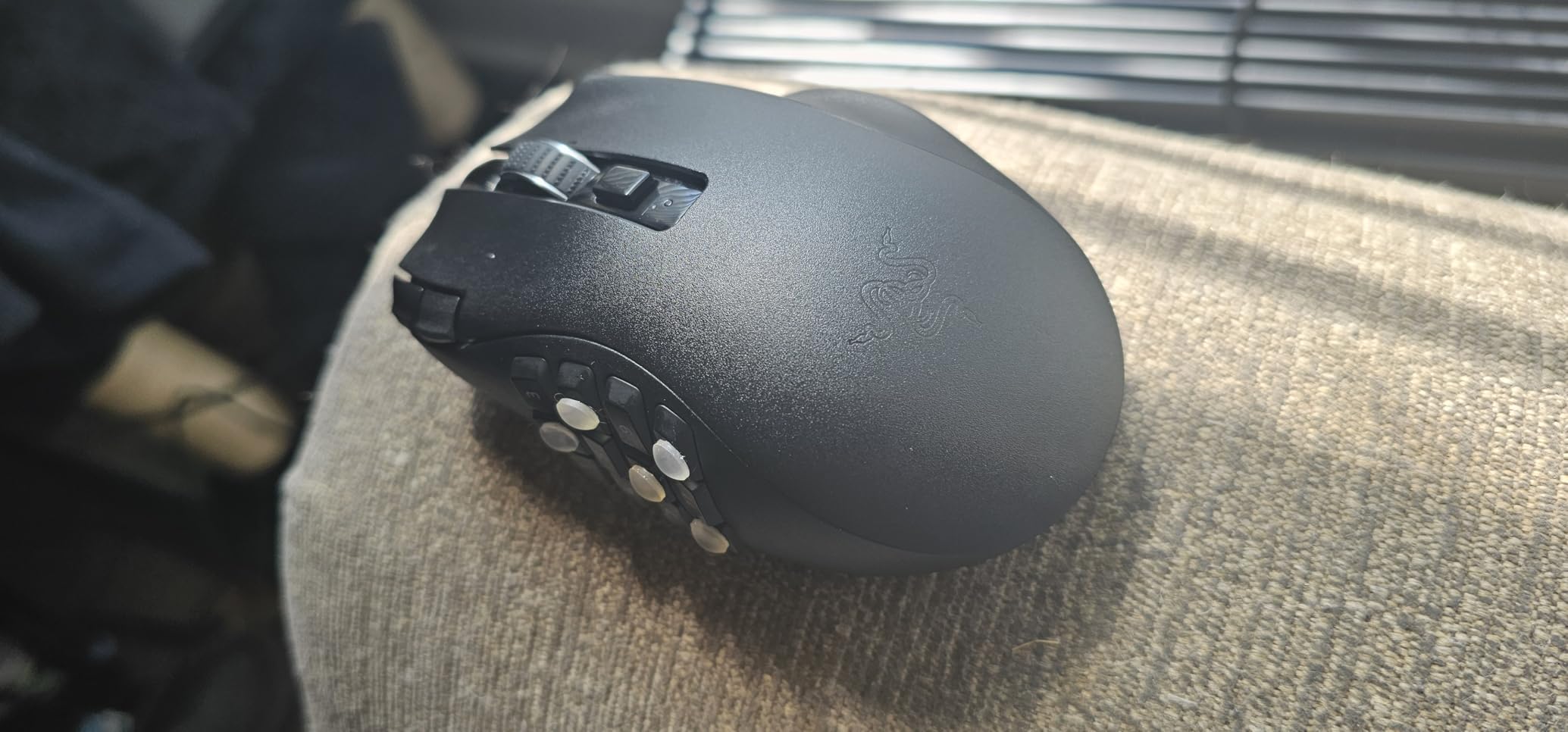 Razer Naga V2 HyperSpeed Wireless MMO Gaming Mouse customer photo 1