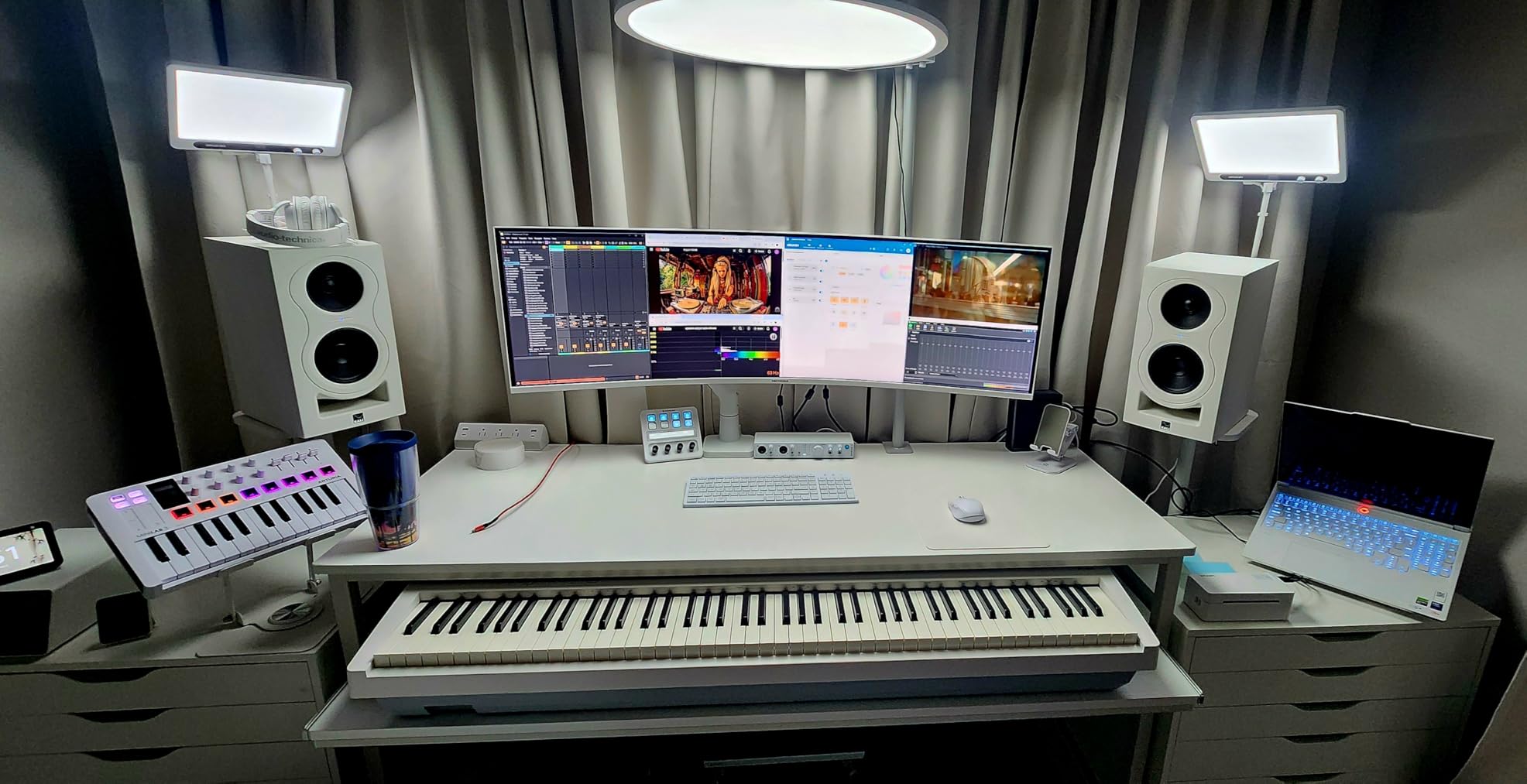 Arturia MiniFuse 4 - Compact USB Audio & MIDI Interface with Creative Software for Recording, Production, Podcasting, Guitar customer photo 2