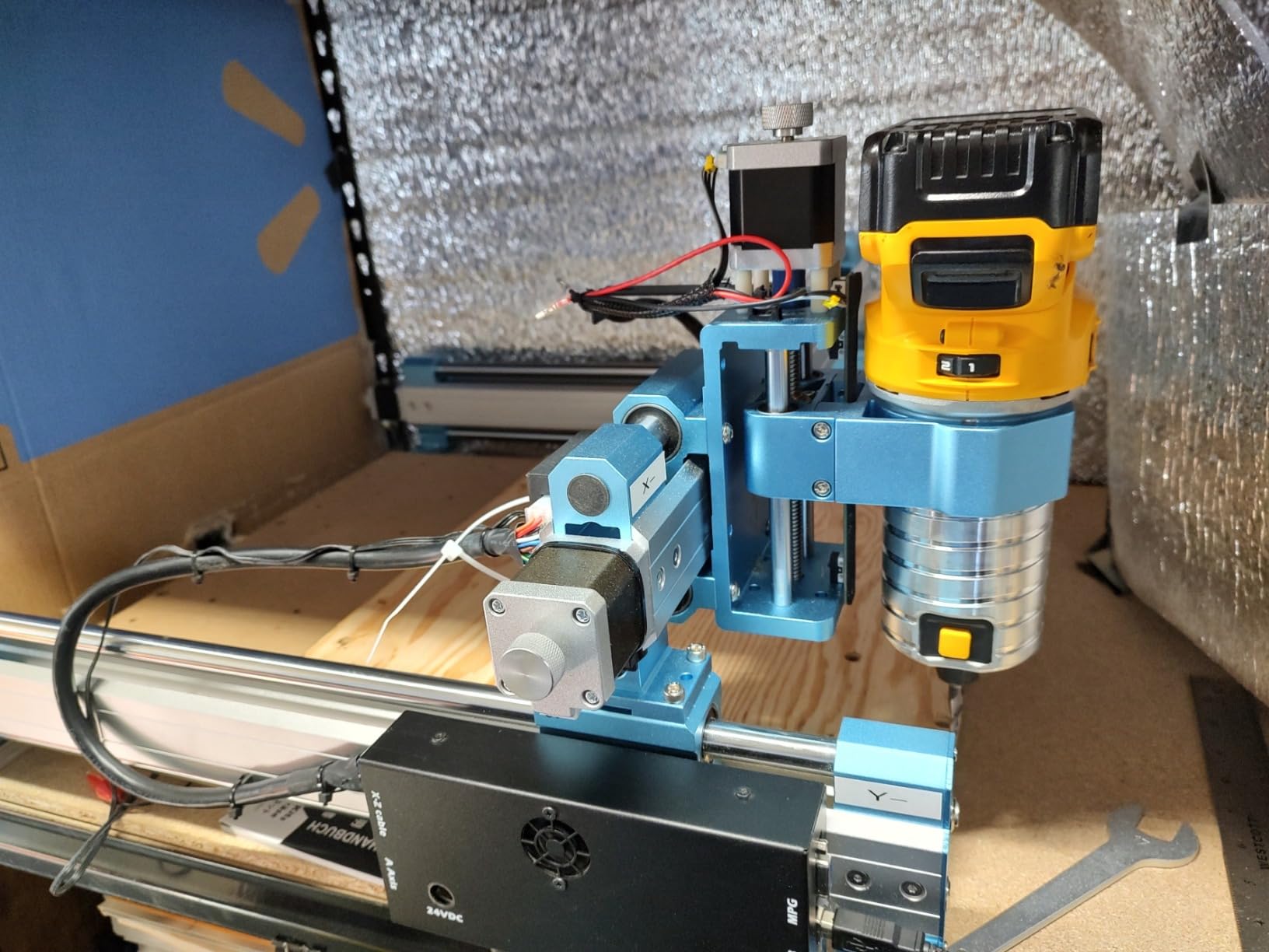 Genmitsu 4040-PRO CNC Router Machine for Metal Acrylic Cutting Milling | Upgraded Version, GRBL Control, Lead Screw Driven, 3-Axis Engraving, 17.1'' x 15.7'' x 3.1'' Working Area customer photo 1