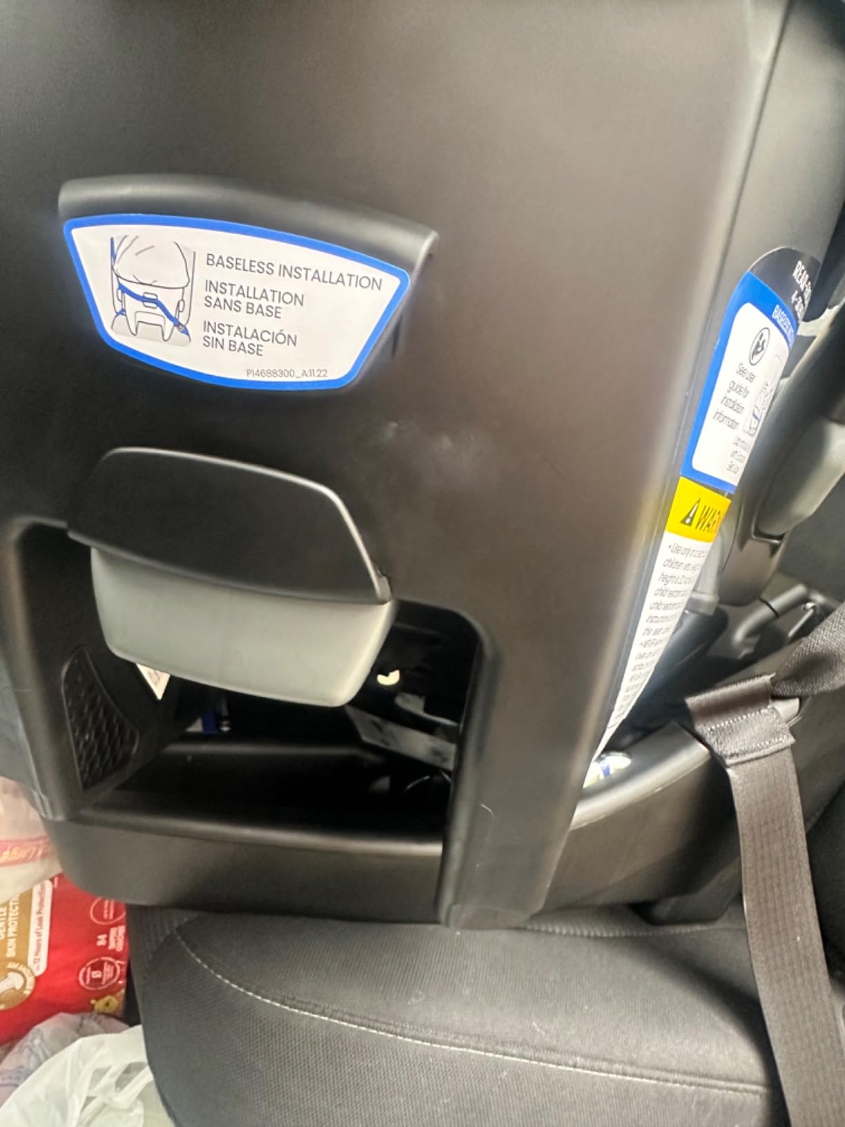 Britax Willow S Infant Car Seat with Alpine Base, ClickTight Technology, Rear Facing Car Seat with RightSize System, Graphite Onyx (Substitute for Romer Juni - not available on Amazon US) customer photo 2