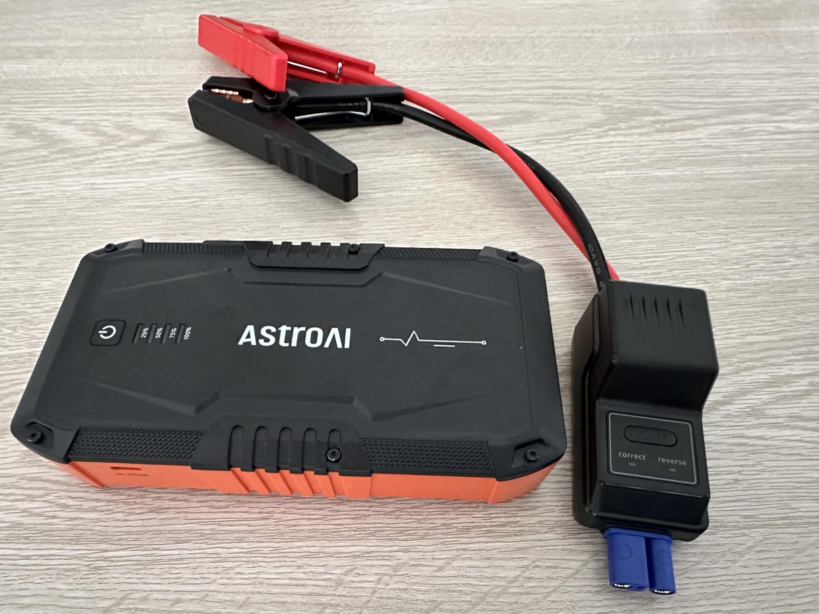 AstroAI S8 Car Battery Jump Starter 1500A - Portable 12V Lithium Jump Box customer photo 2