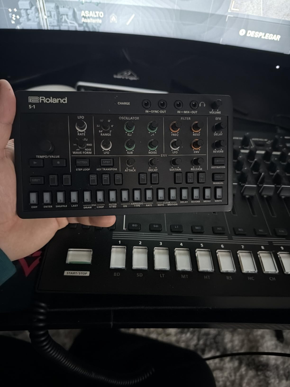 Roland AIRA Compact S-1 Tweak Synth | Ultra-Portable Micro Polysynth with Advanced Tools customer photo 2