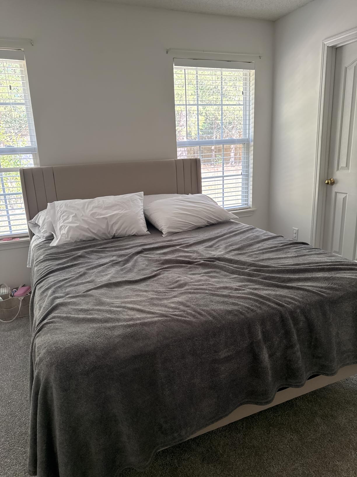 Gizoon Queen Bed Frame with Wingback Headboard, Upholstered Platform Bed, Wooden Slats, Noise-Free, No Box Spring Needed, Easy Assembly customer photo 2