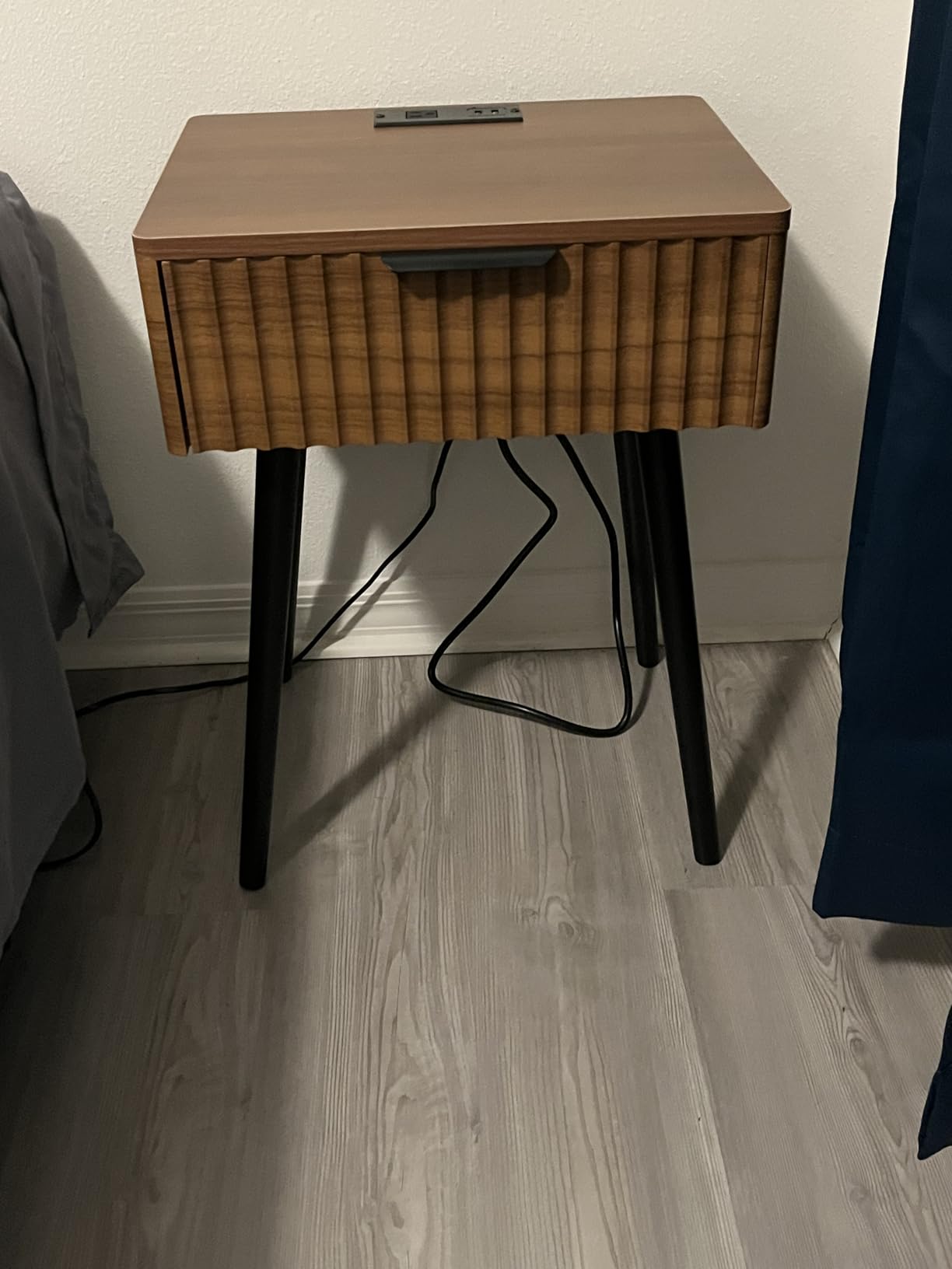 HAIOOU Nightstands Set of 2, Mid Century Modern Night Stand with Charging Station, End Table with Storage Drawer Premium Matte Black Handle, Side Table with Pine Wood Legs for Home Bedroom Living Room customer photo 2