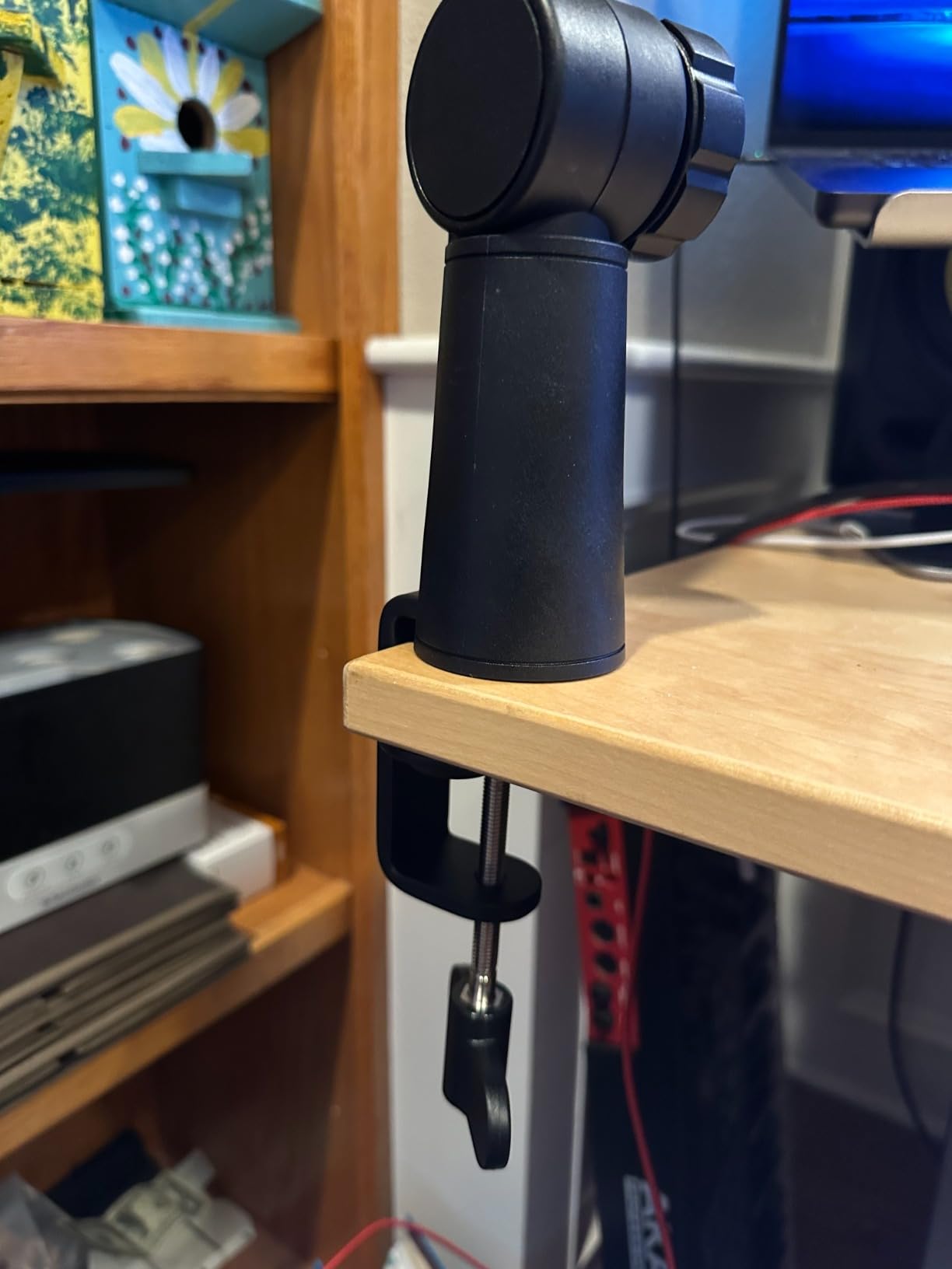 Shure by Gator Deluxe Articulating Desktop Podcasting Mic Boom Arm with Cable Management Channel - SH-BROADCAST1 customer photo 1