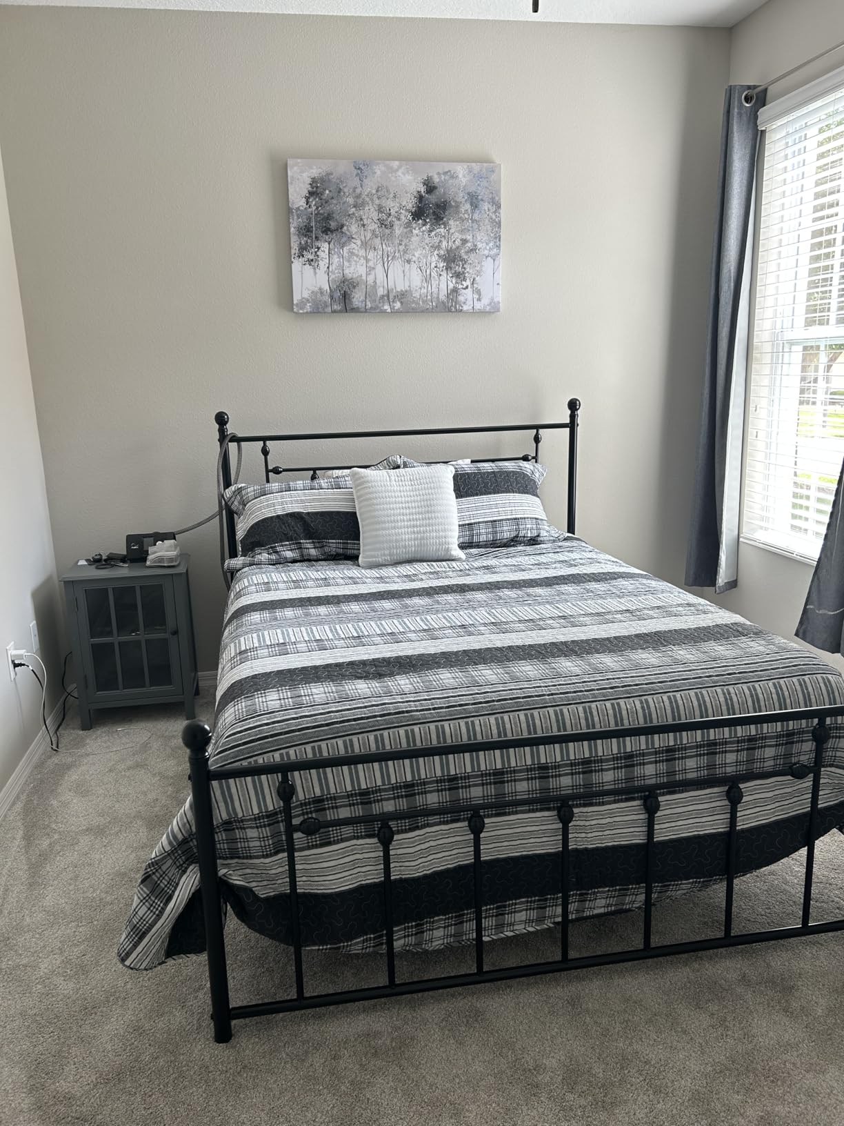 Allewie 14 Inch Queen Size Metal Platform Bed Frame with Victorian Vintage Headboard and Footboard, Mattress Foundation, Under Bed Storage, No Box Spring Needed, Easy Assembly, Noise Free, Black customer photo 2