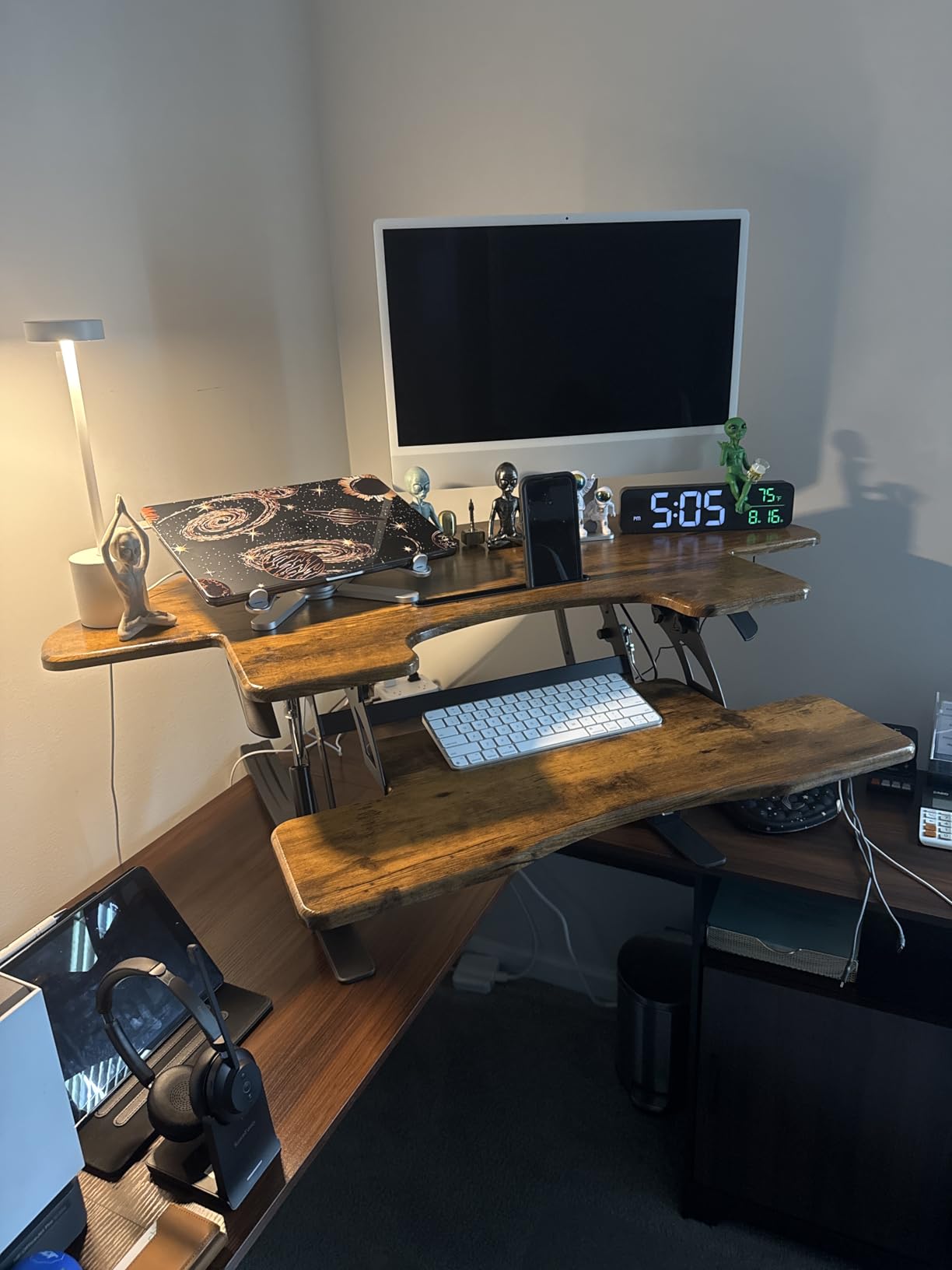 VIVO 43 inch Corner Height Adjustable Cubicle Stand Up Desk Converter, V Series, Quick Sit to Stand Tabletop Dual Monitor Riser Workstation, Rustic Vintage Brown, DESK-V000VCN customer photo 1
