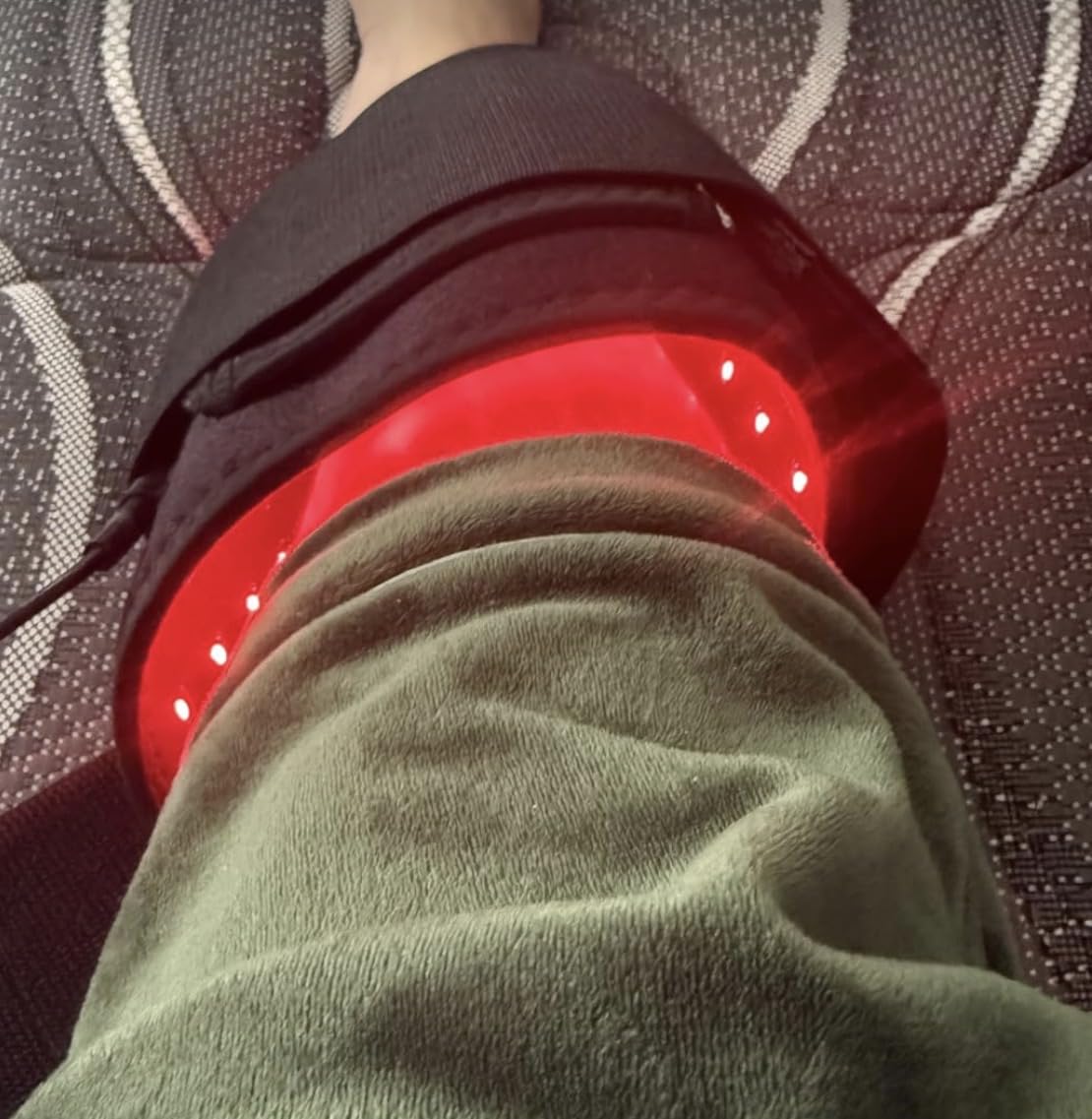 Red Light Therapy Pad for Body Back Knee Shoulder Hands Feet Portable 660nm 850nm Home Use 3 Chips in 1 Infrared Wrap Belt customer photo 2