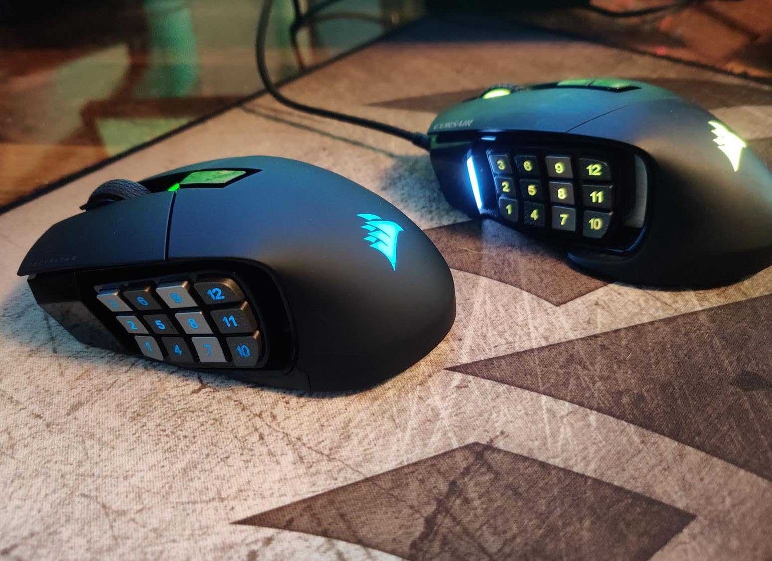 Corsair Scimitar Elite RGB Wireless MMO Gaming Mouse customer photo 2